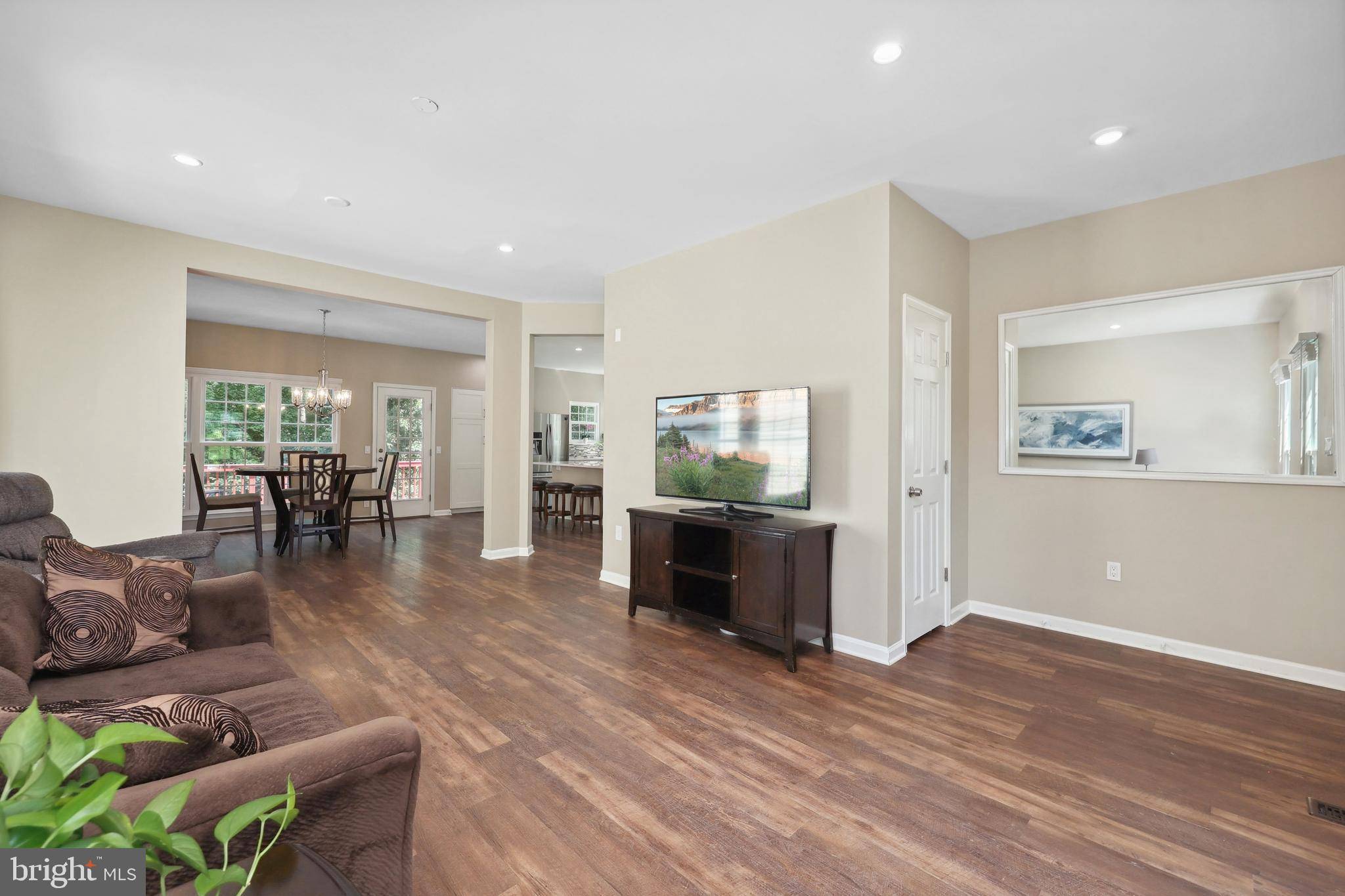 Manassas Park, VA 20111,9239 GREENSHIRE DR