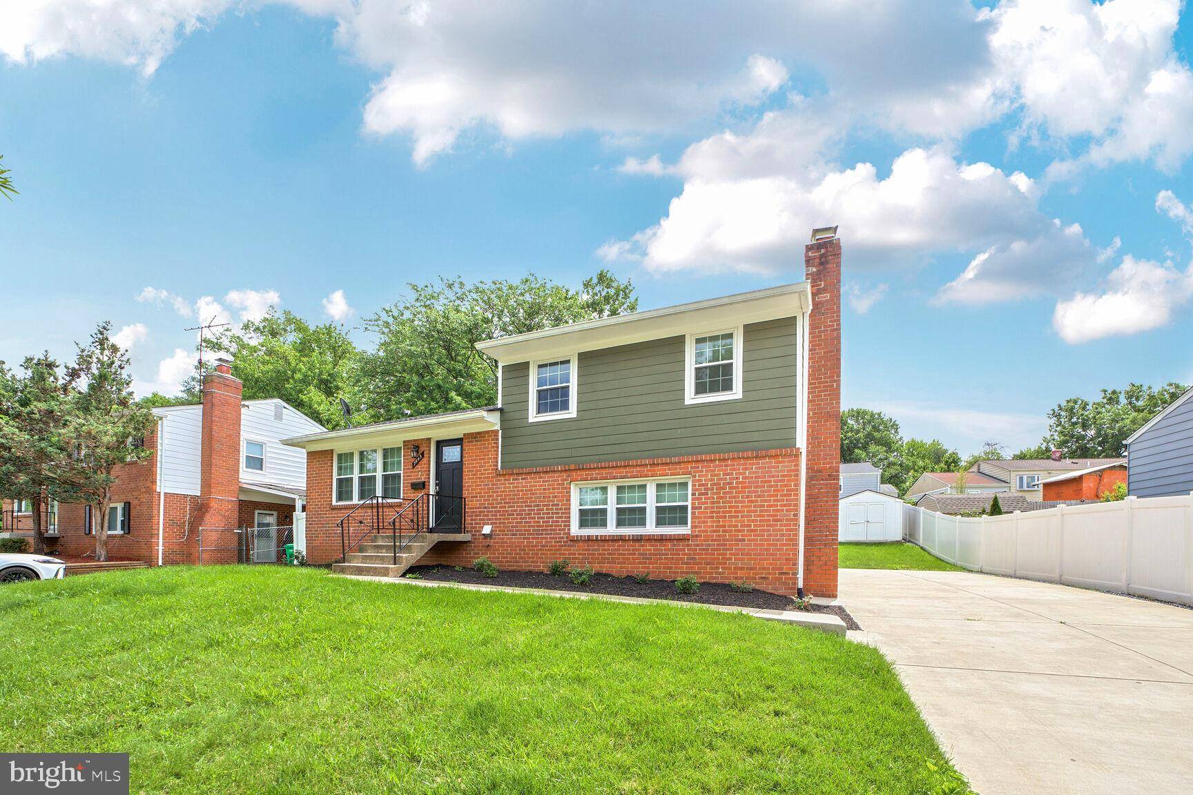 Lanham, MD 20706,7543 WILHELM DR