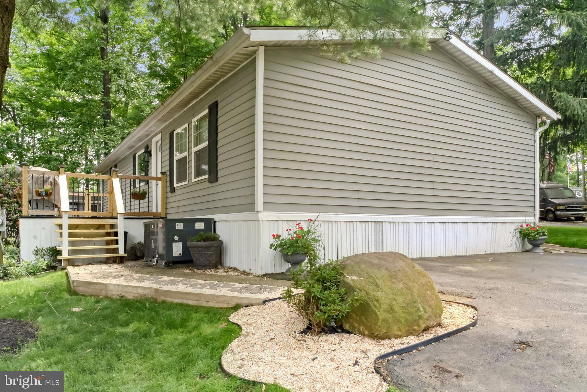 Quakertown, PA 18951,6 ESTHER DRIVE
