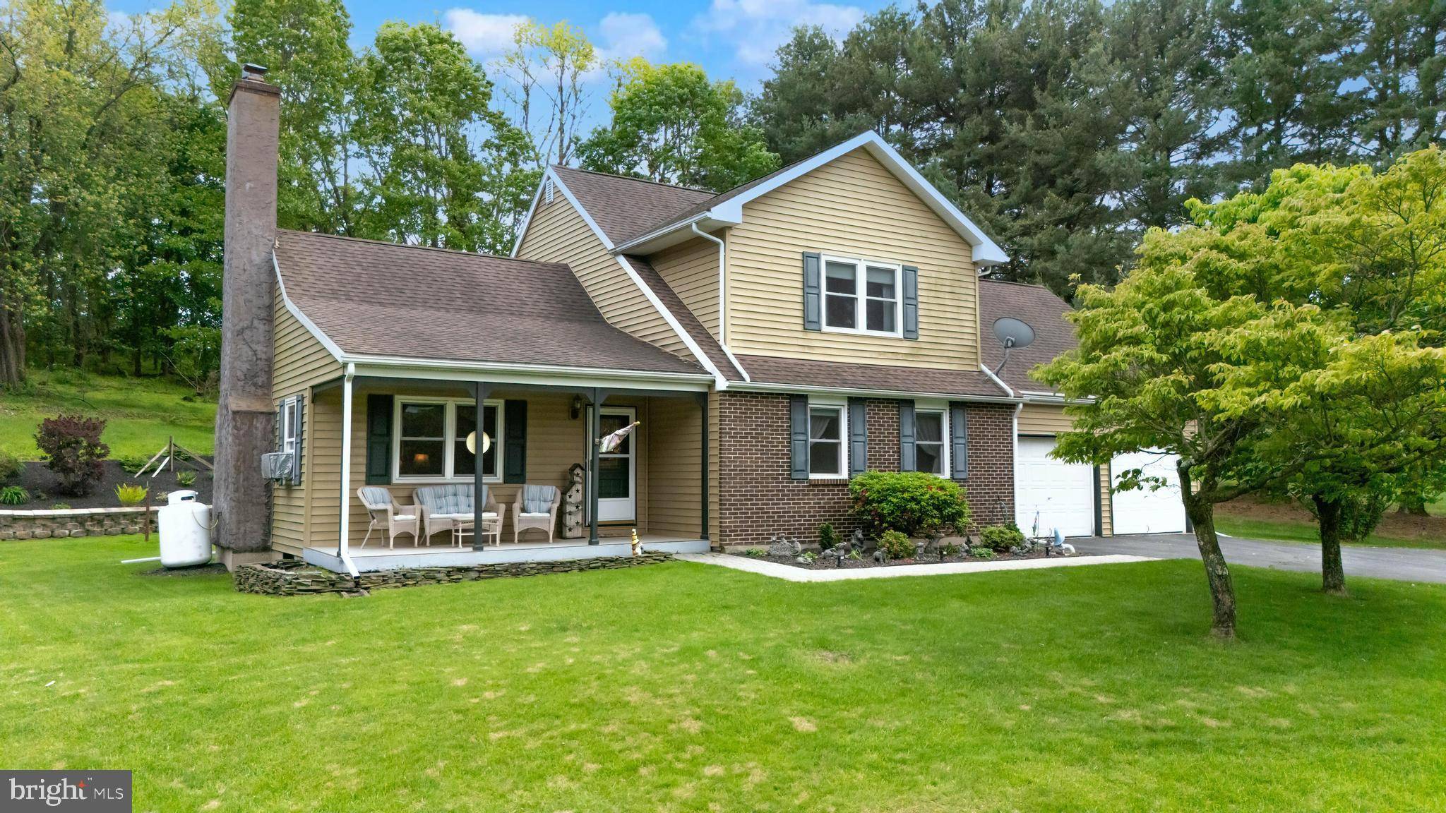 Alburtis, PA 18011,42 BITTING RD