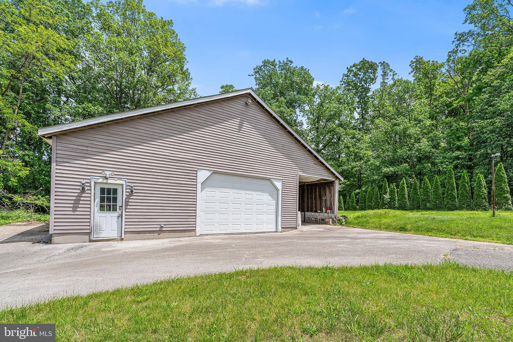 Glen Rock, PA 17327,7660 GRAVE RUN RD