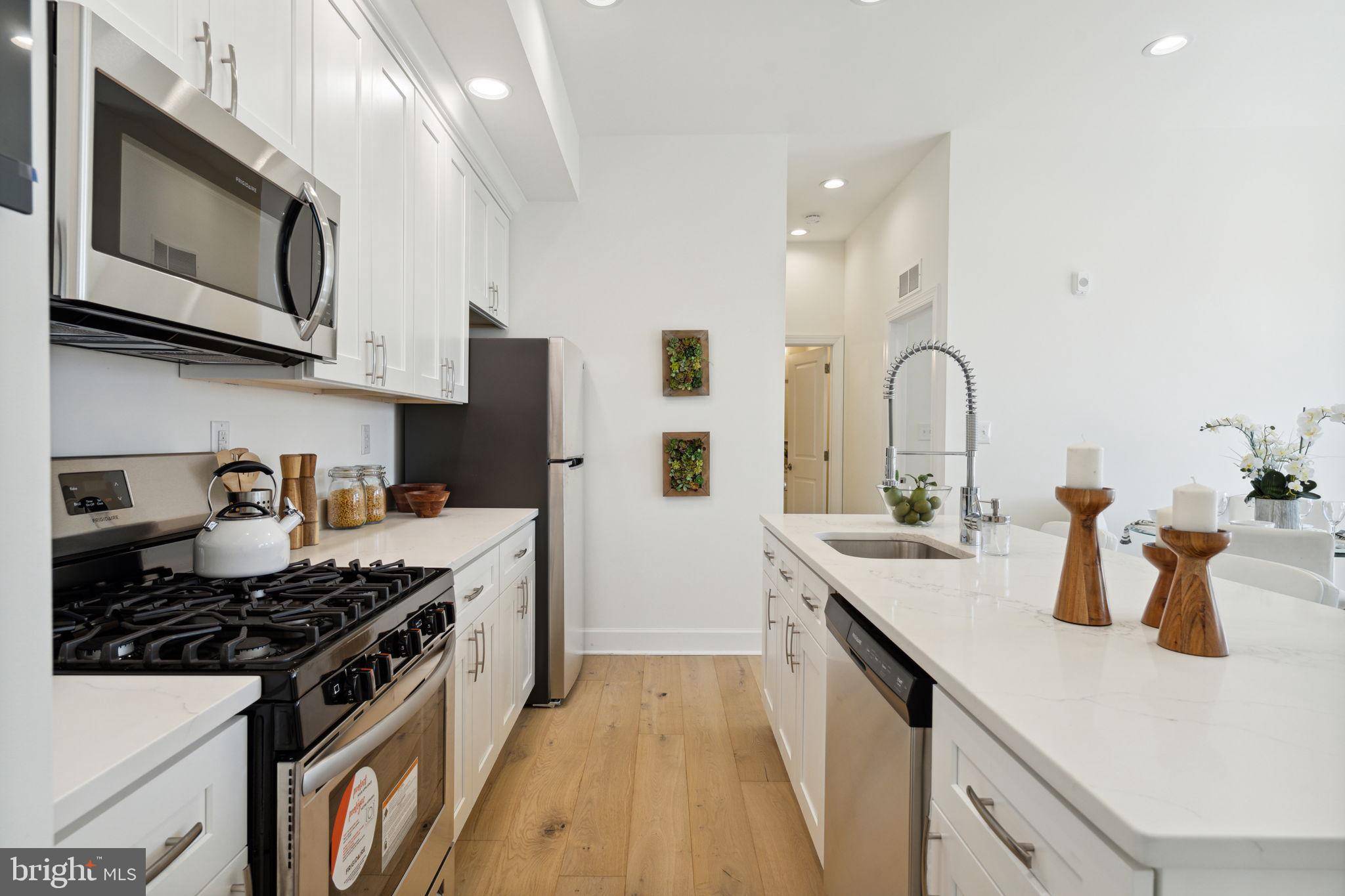 Philadelphia, PA 19122,513 W NORRIS ST #9C