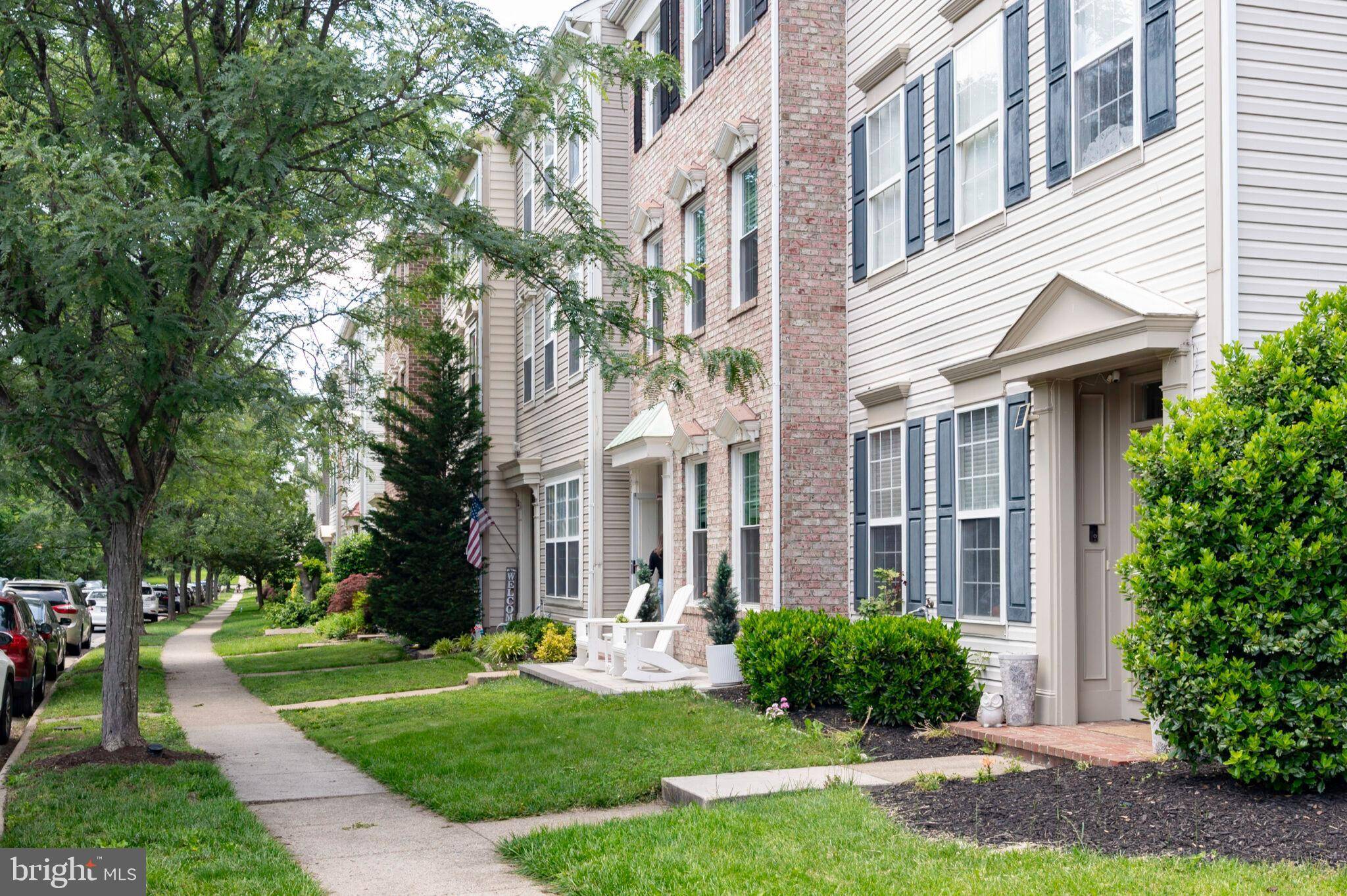 Chantilly, VA 20152,42838 CEDAR HEDGE ST