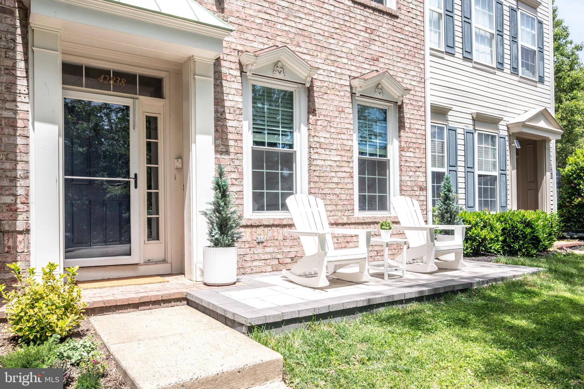 Chantilly, VA 20152,42838 CEDAR HEDGE ST