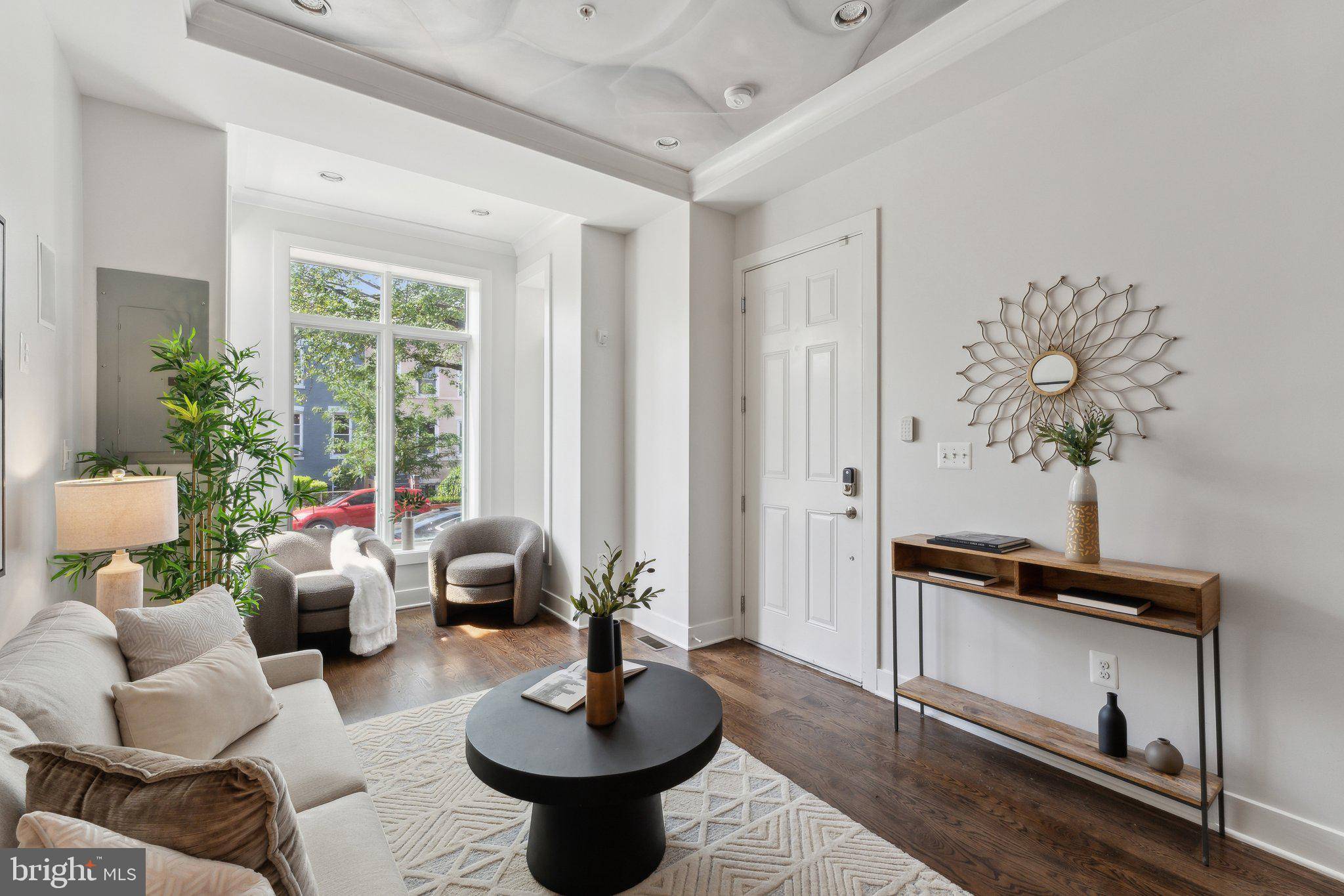 Washington, DC 20002,652 L ST NE #1