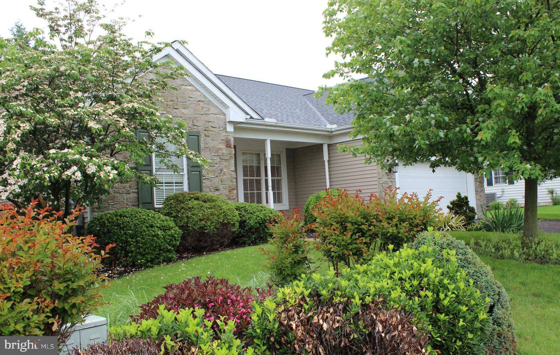 Ephrata, PA 17522,15 REAGAN DR