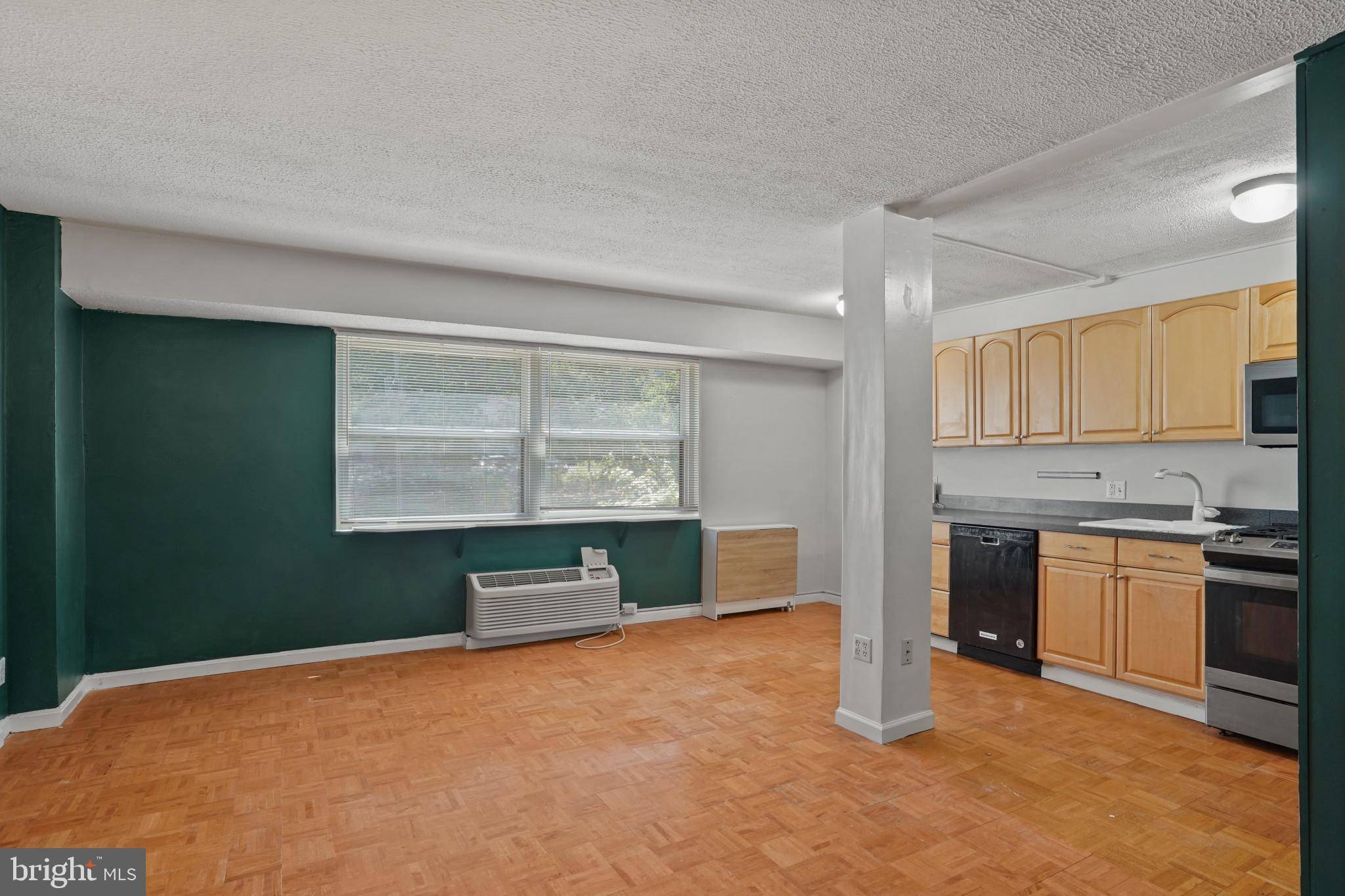 Washington, DC 20009,1801 CLYDESDALE PL NW #420