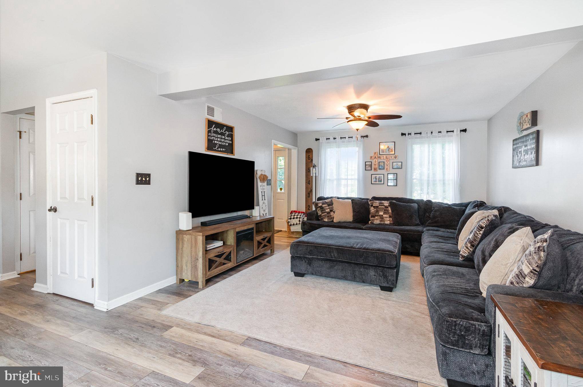 Carlisle, PA 17015,413 HEISERS LN