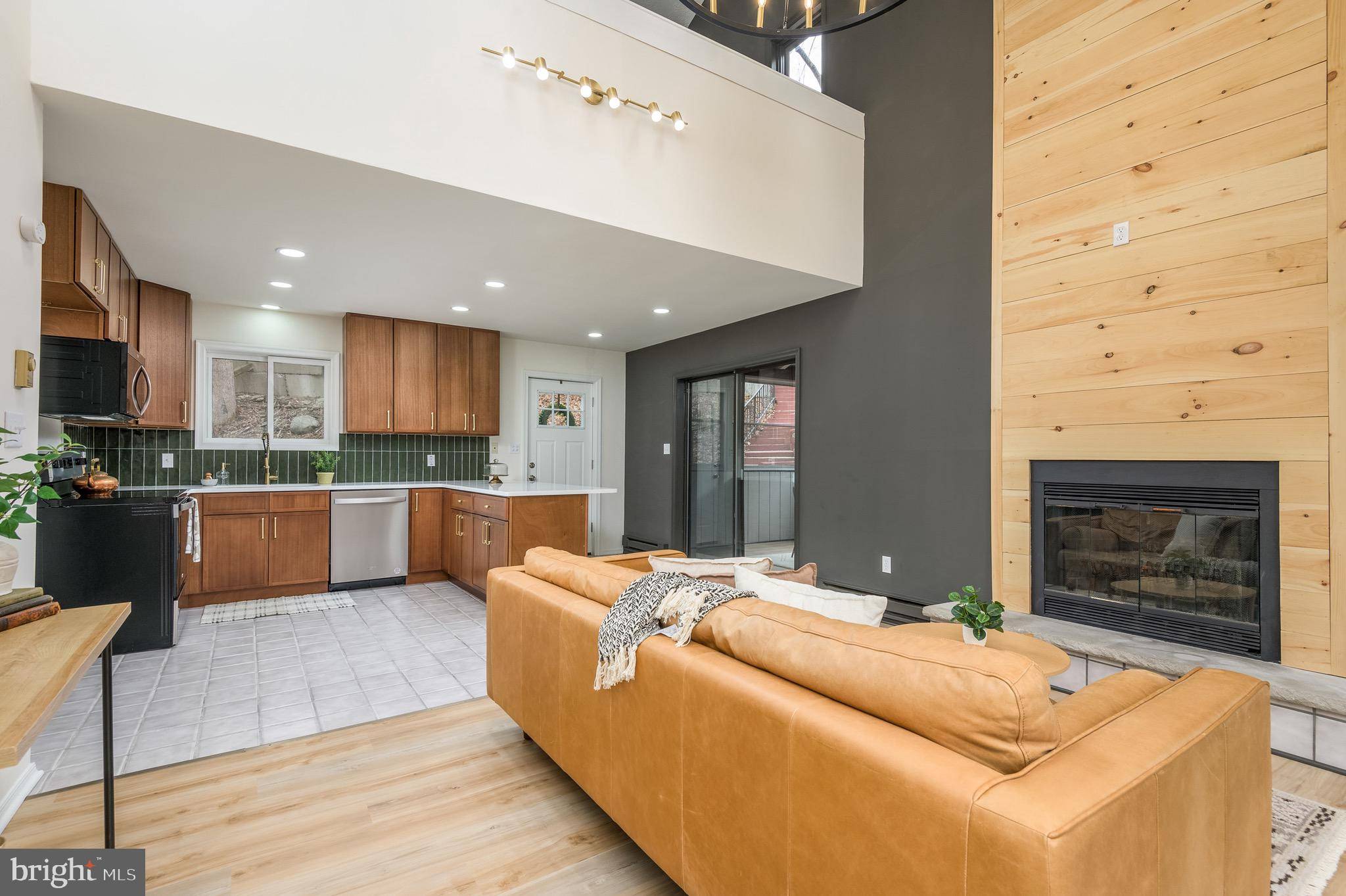 Bushkill, PA 18324,297 BRENTWOOD DR