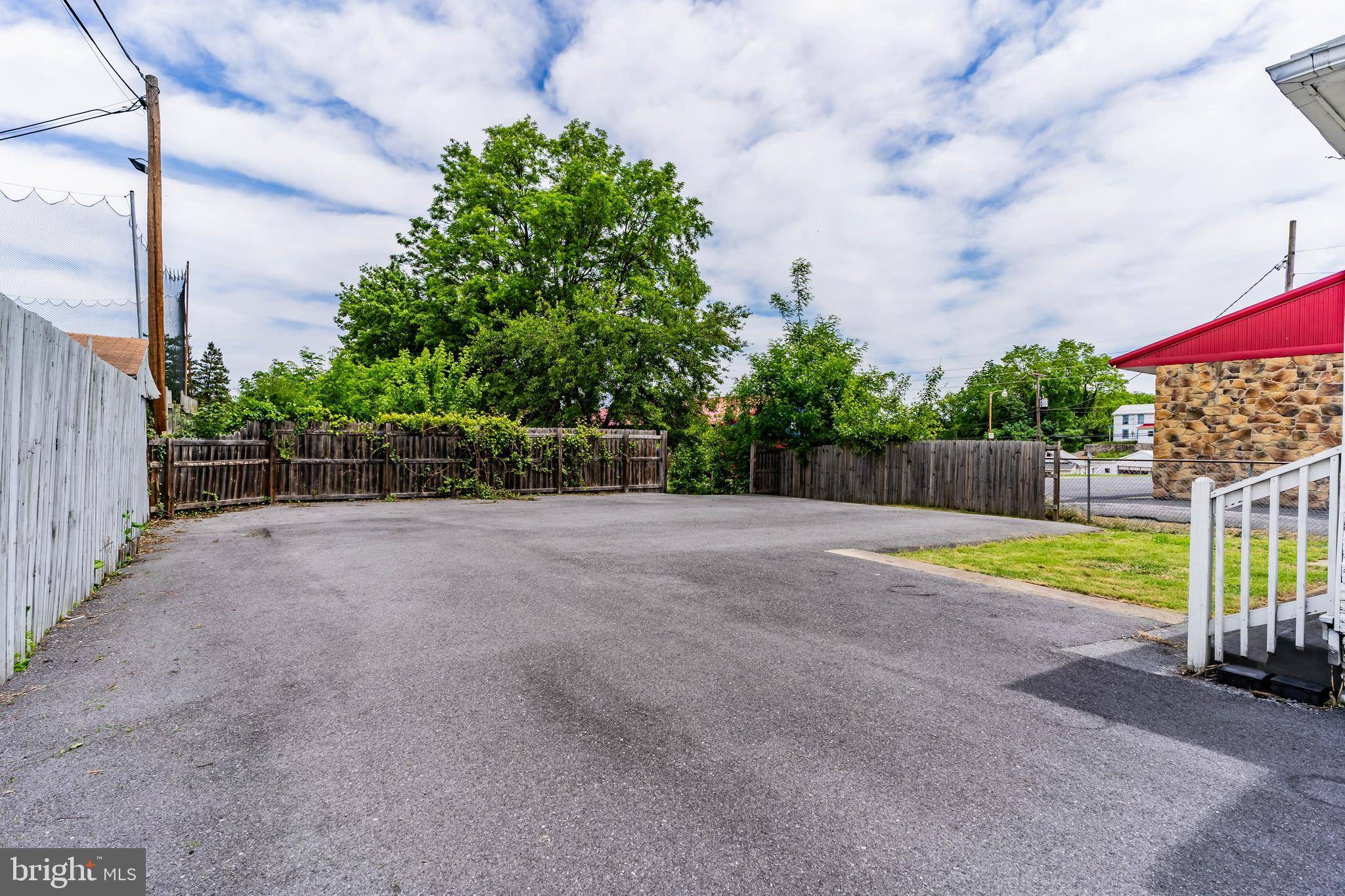 Shippensburg, PA 17257,205 QUEEN ST