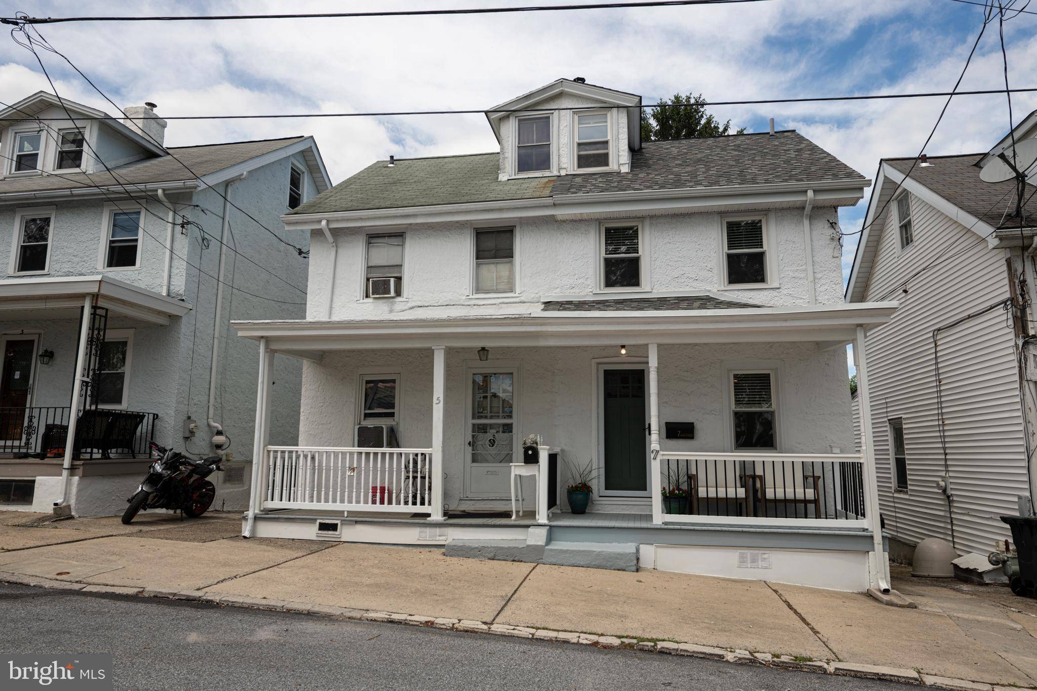 Phoenixville, PA 19460,7 HIGH ST