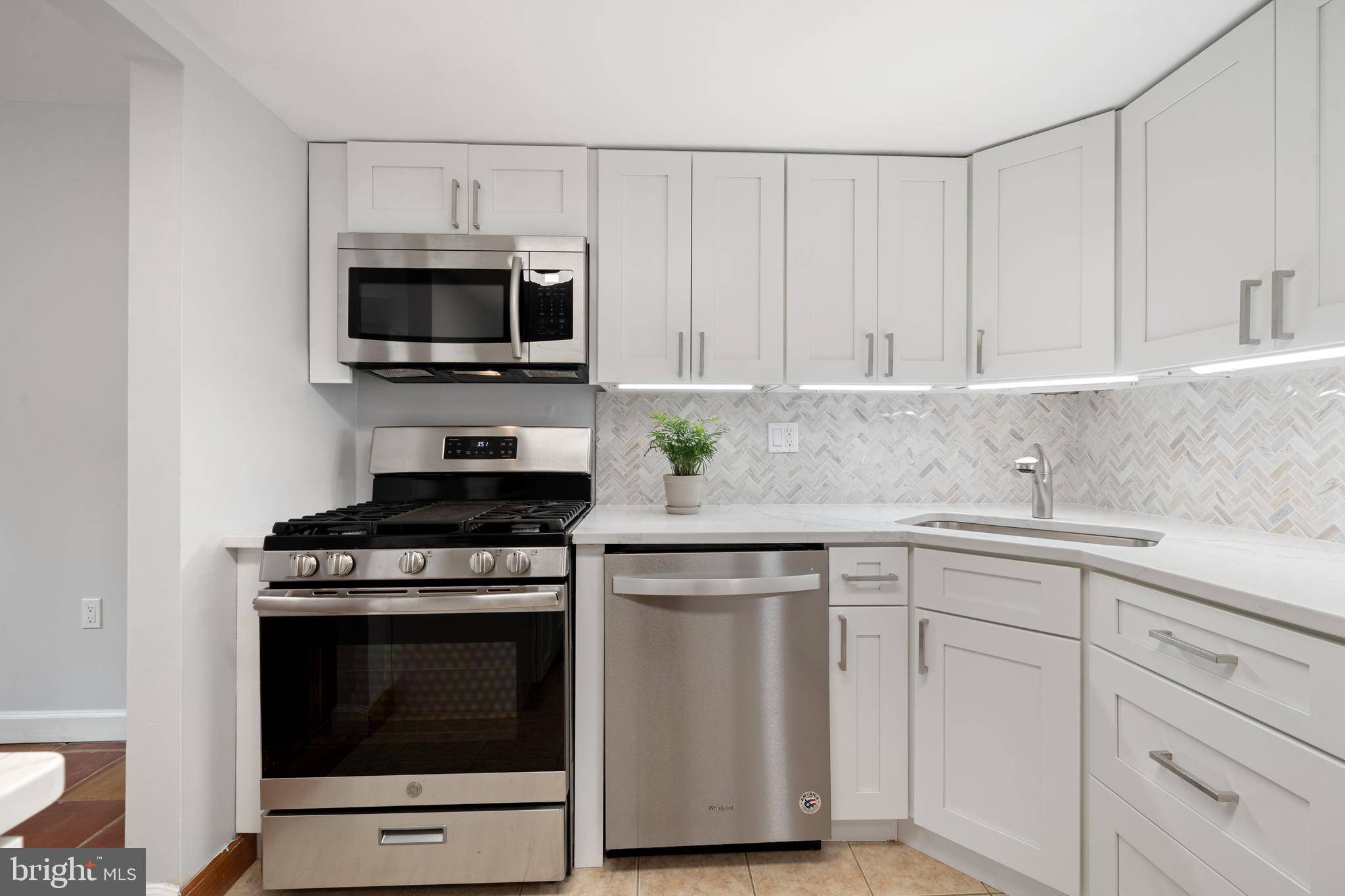 Reston, VA 20190,1536 NORTHGATE SQ #21