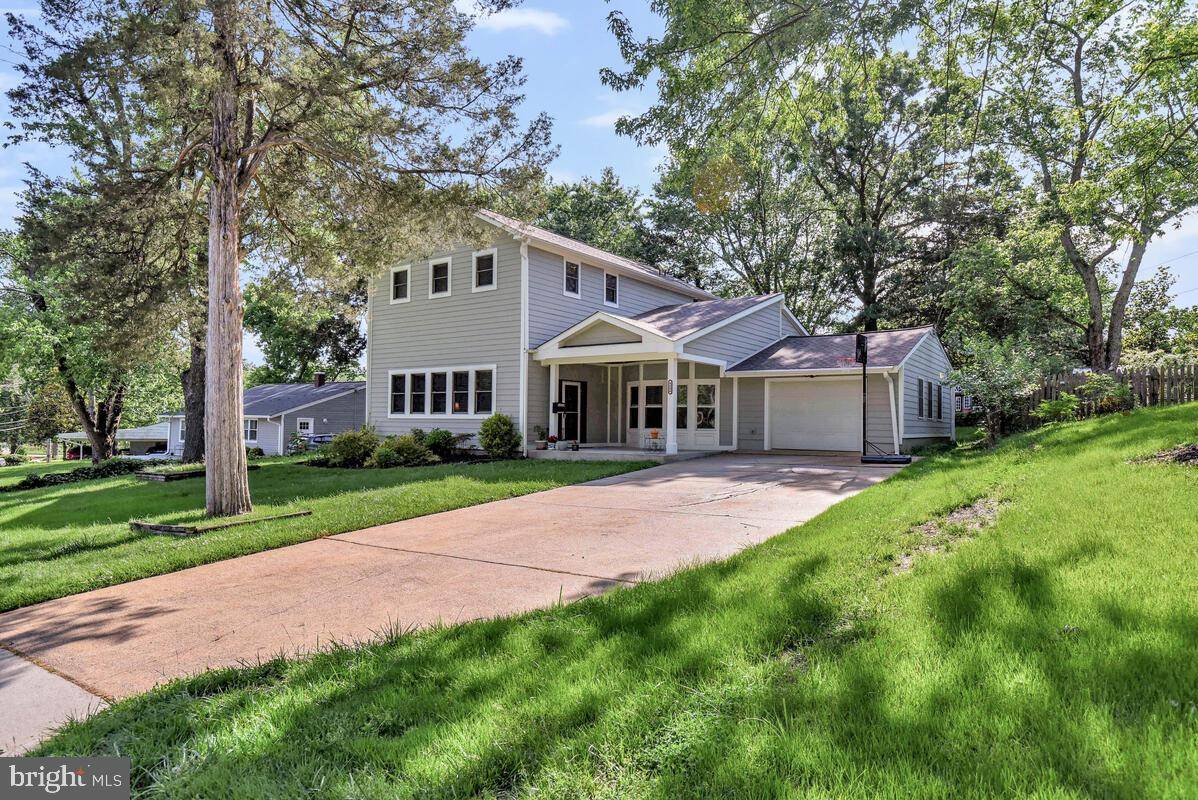 Alexandria, VA 22310,4406 ROUNDHILL RD