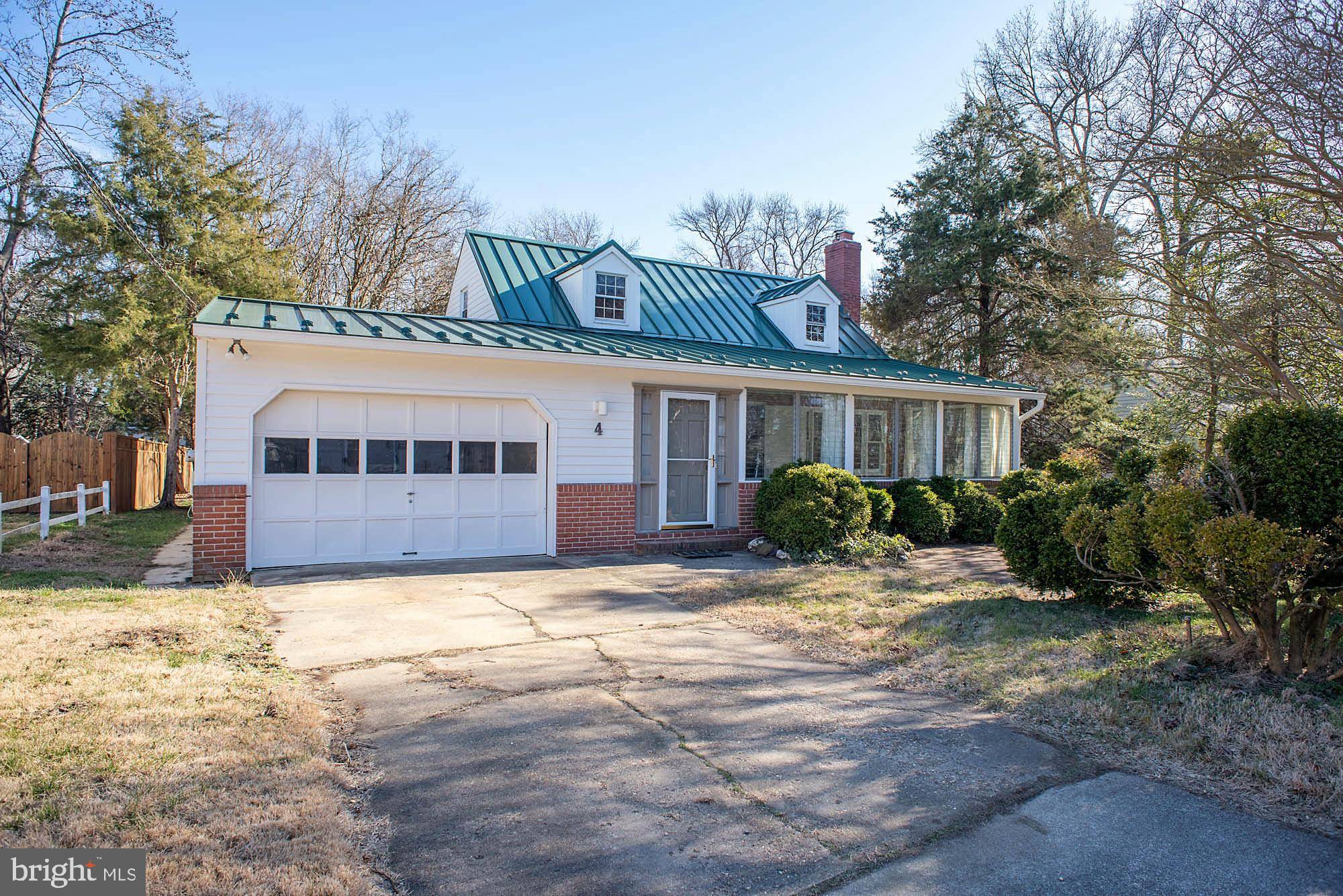 Annapolis, MD 21403,4 DALE DR
