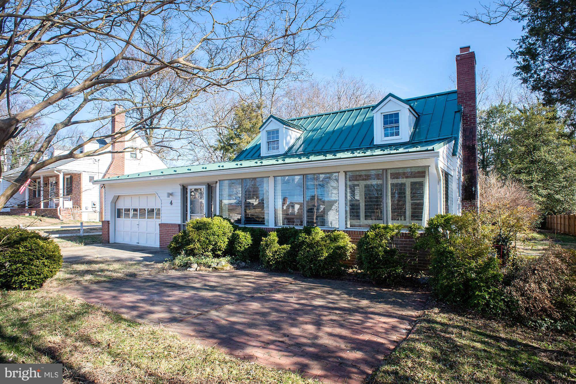 Annapolis, MD 21403,4 DALE DR