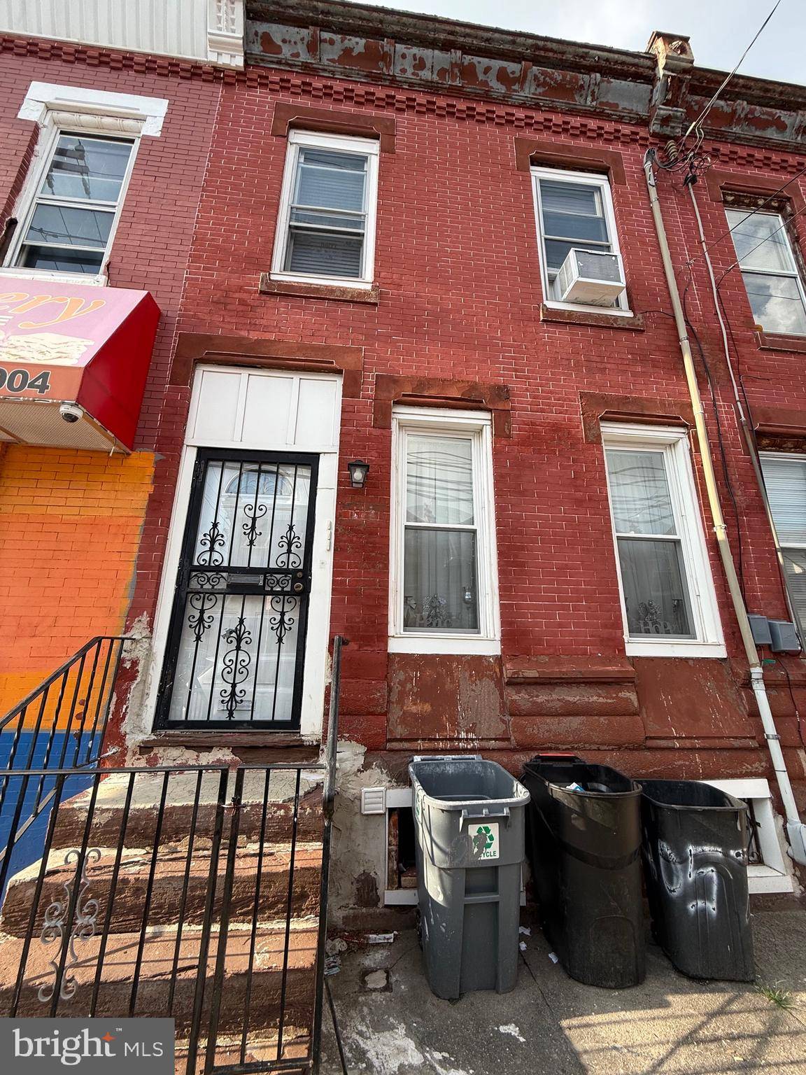 Philadelphia, PA 19133,645 W CAMBRIA ST
