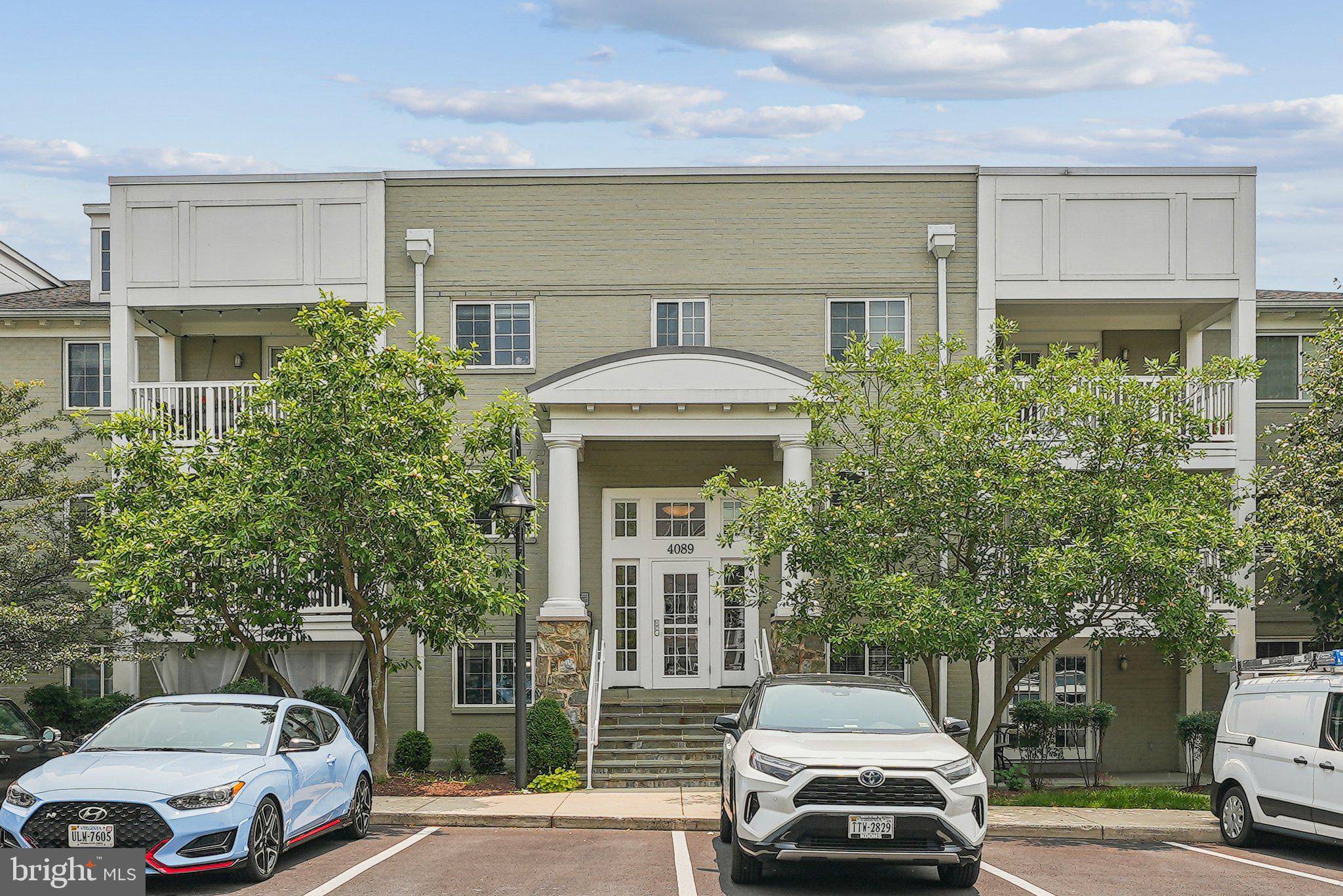 Arlington, VA 22204,4089 S FOUR MILE RUN DR #203