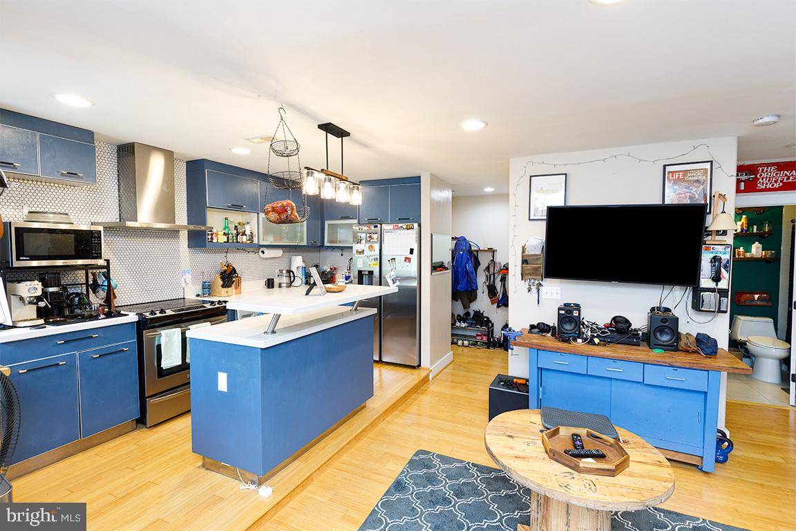 Washington, DC 20002,1220 HOLBROOK TER NE #202