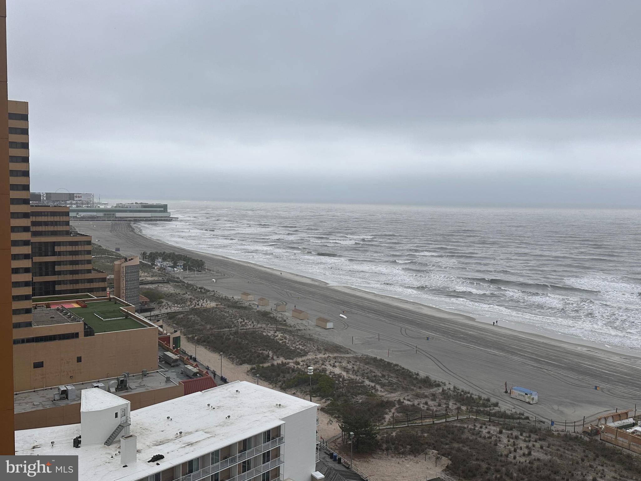 Atlantic City, NJ 08401,3101 BOARDWALK #1811-1