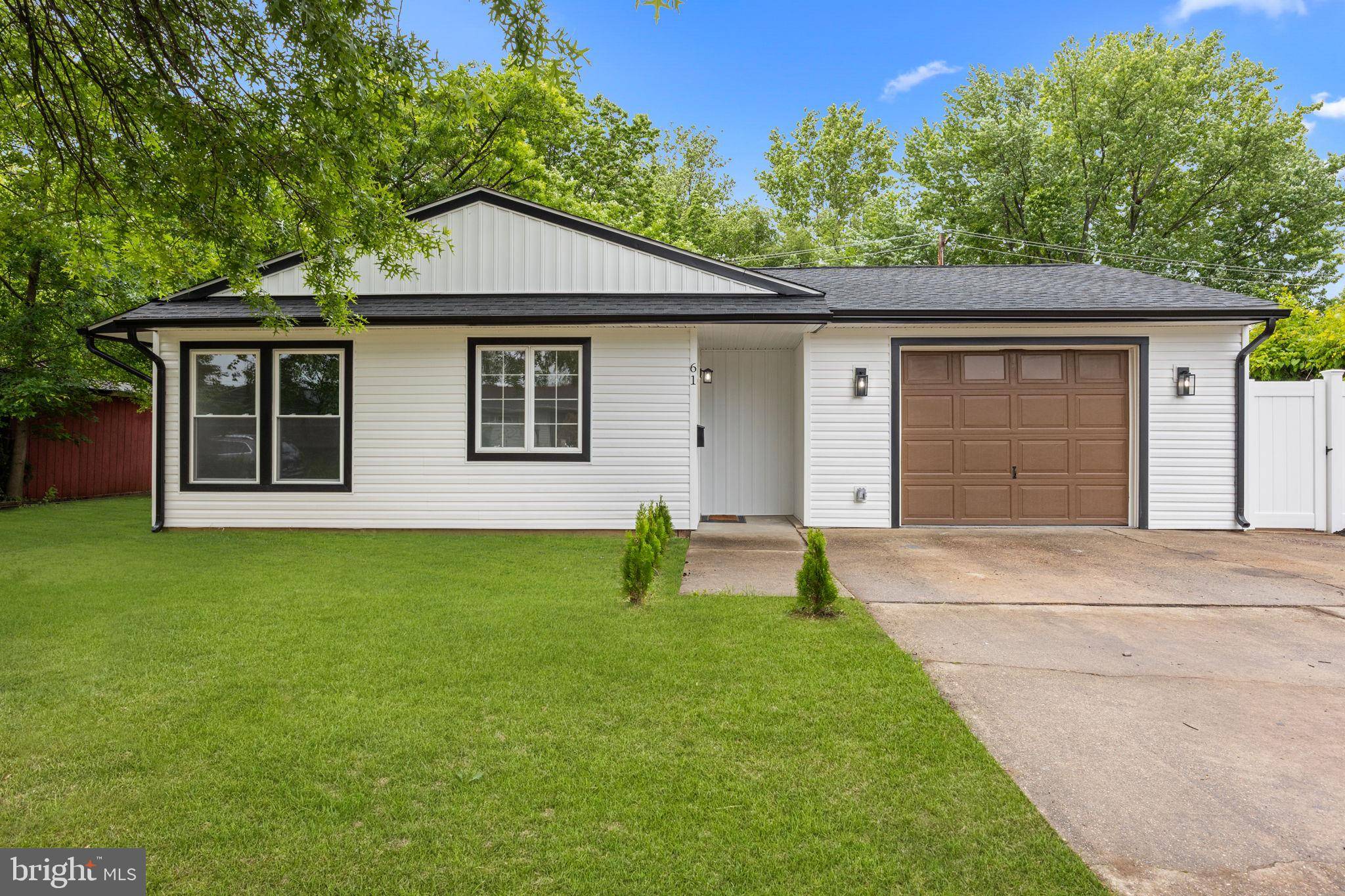 Levittown, PA 19057,61 ORANGEWOOD DR