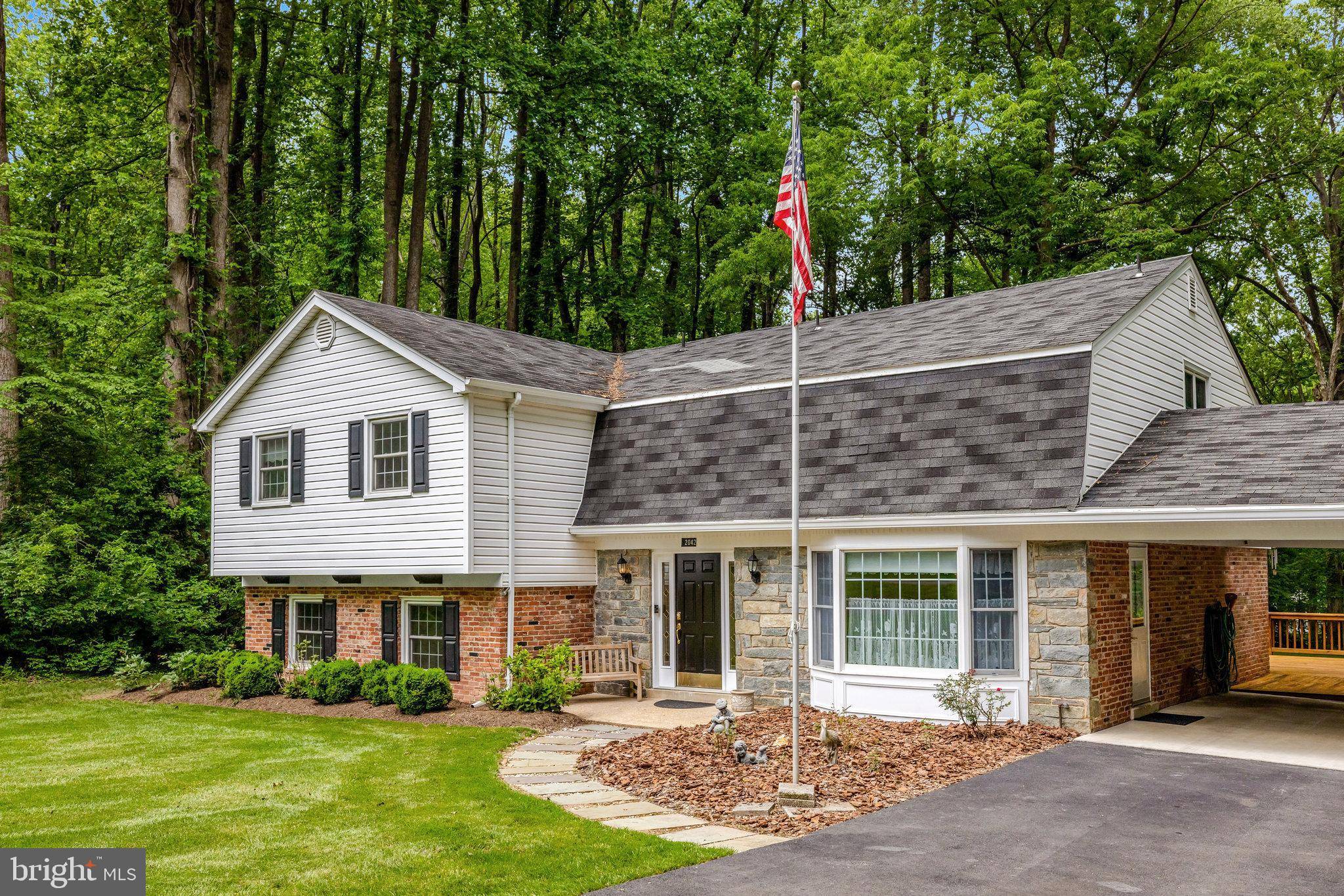 Vienna, VA 22181,2042 CARRHILL RD