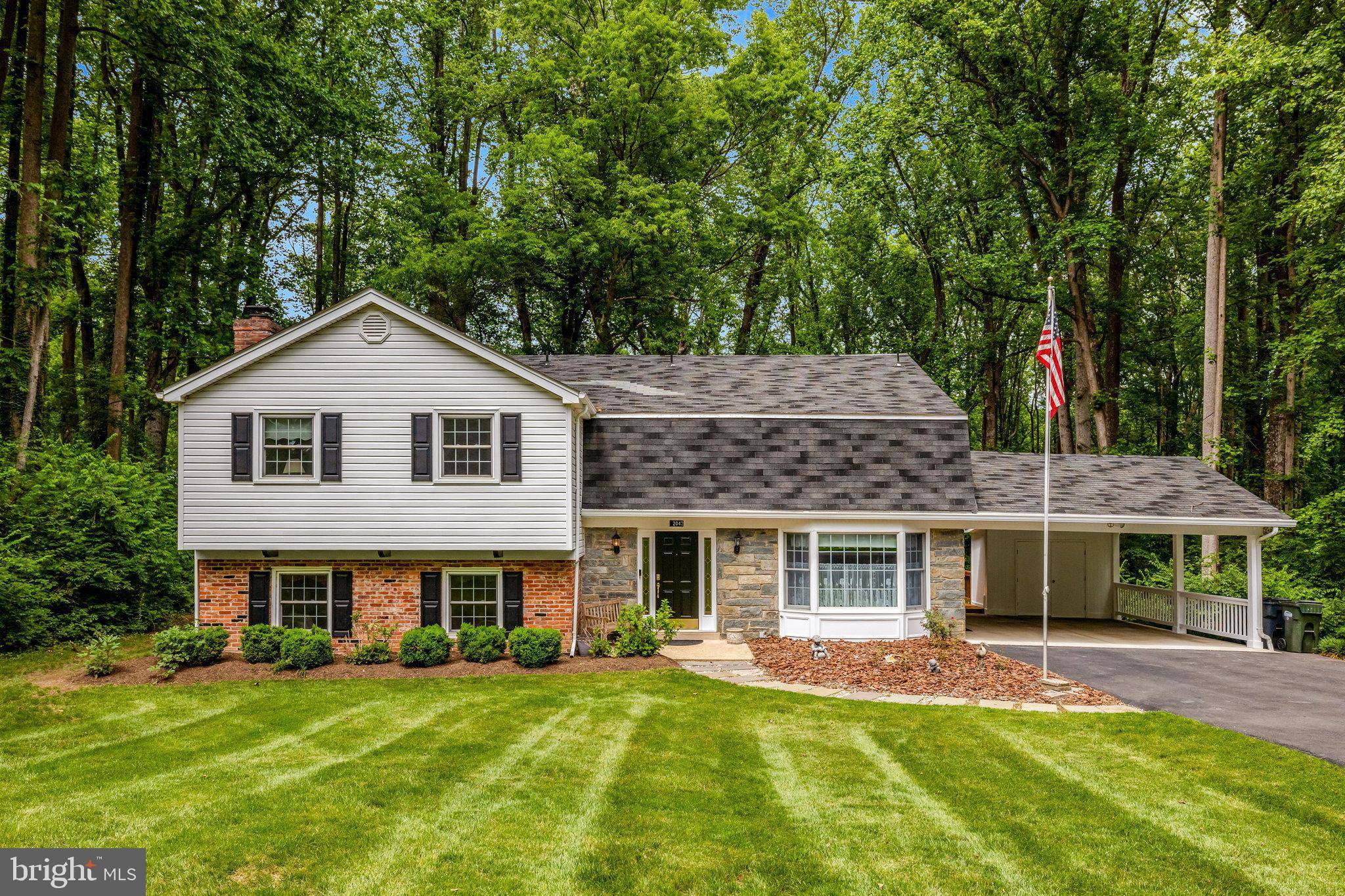 Vienna, VA 22181,2042 CARRHILL RD