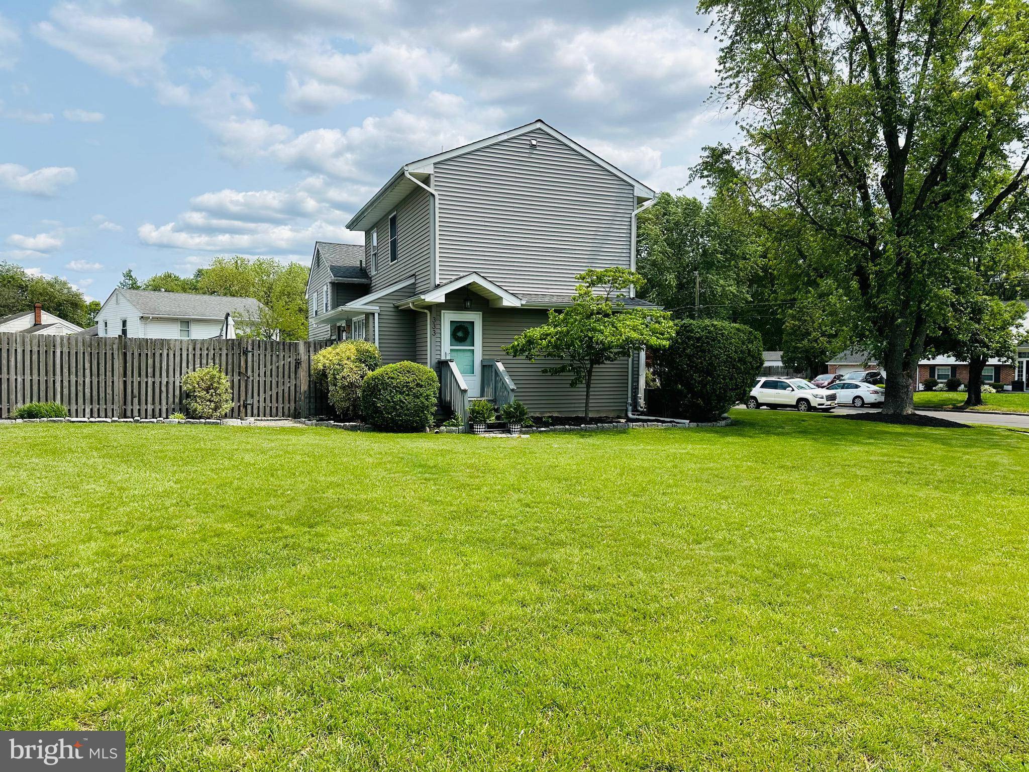 Moorestown, NJ 08057,333 FARMDALE RD