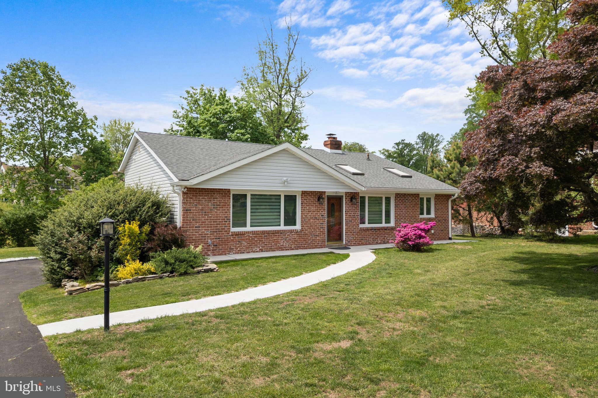 Jenkintown, PA 19046,826 SUFFOLK RD