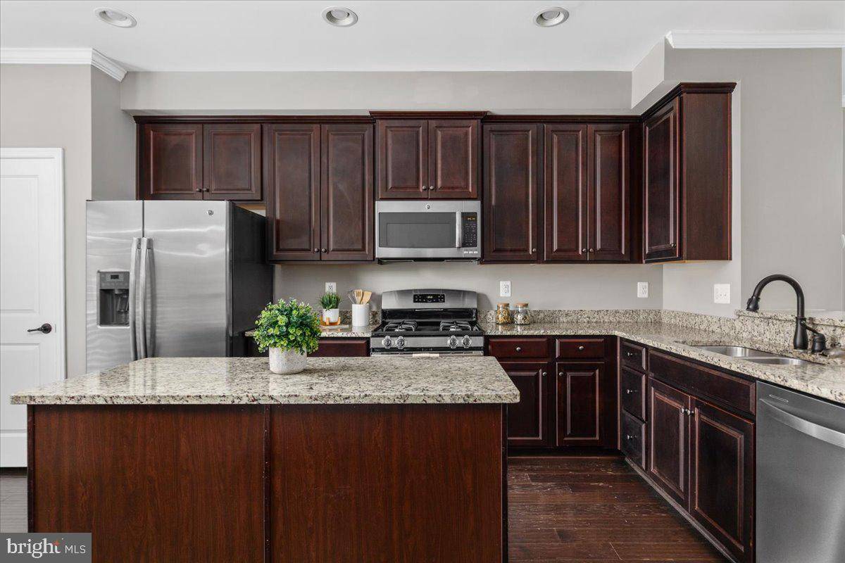 Aldie, VA 20105,41745 MCMONAGLE SQ