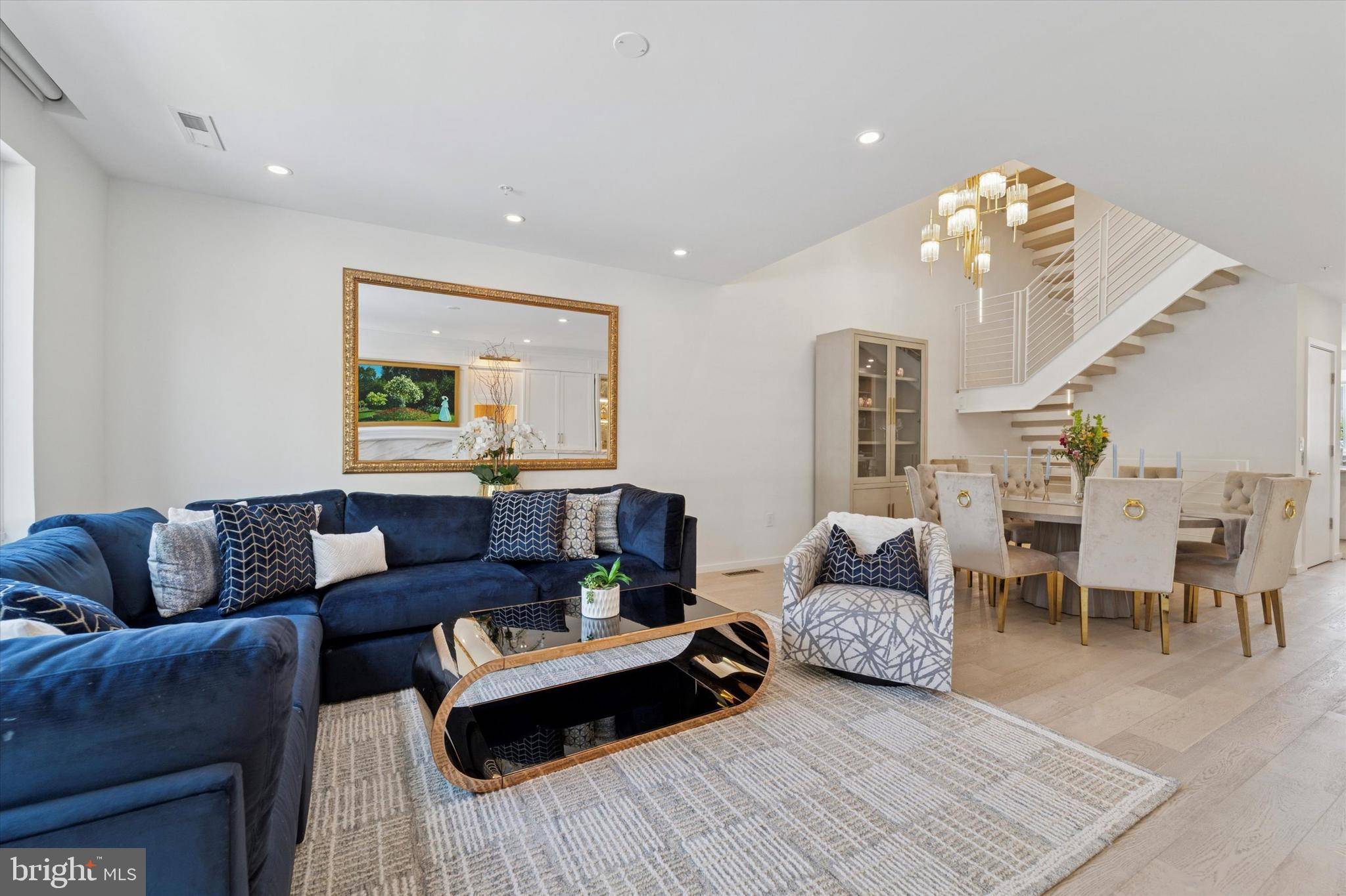 Philadelphia, PA 19146,2033 LOMBARD ST