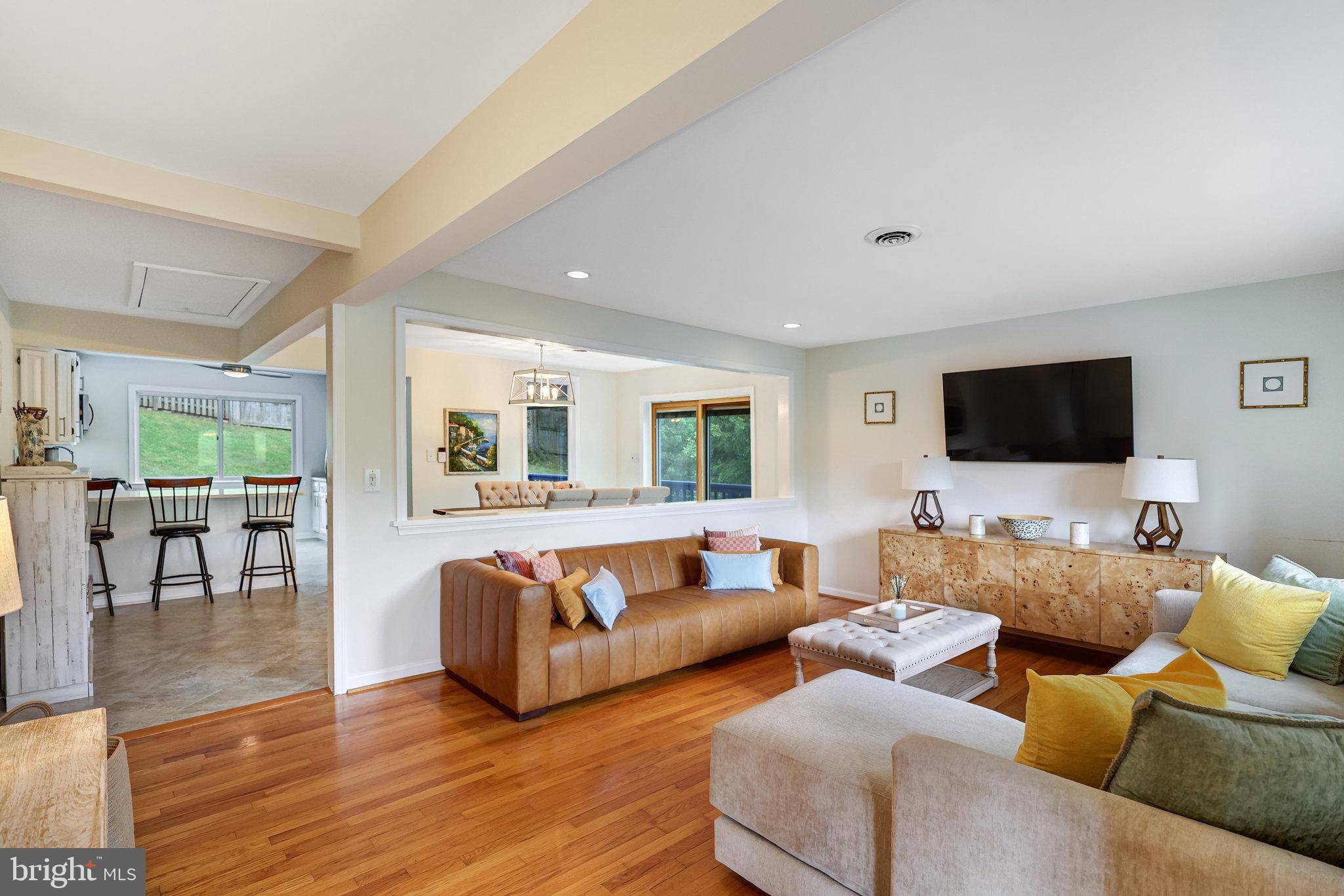 Arlington, VA 22207,3324 LORCOM LN