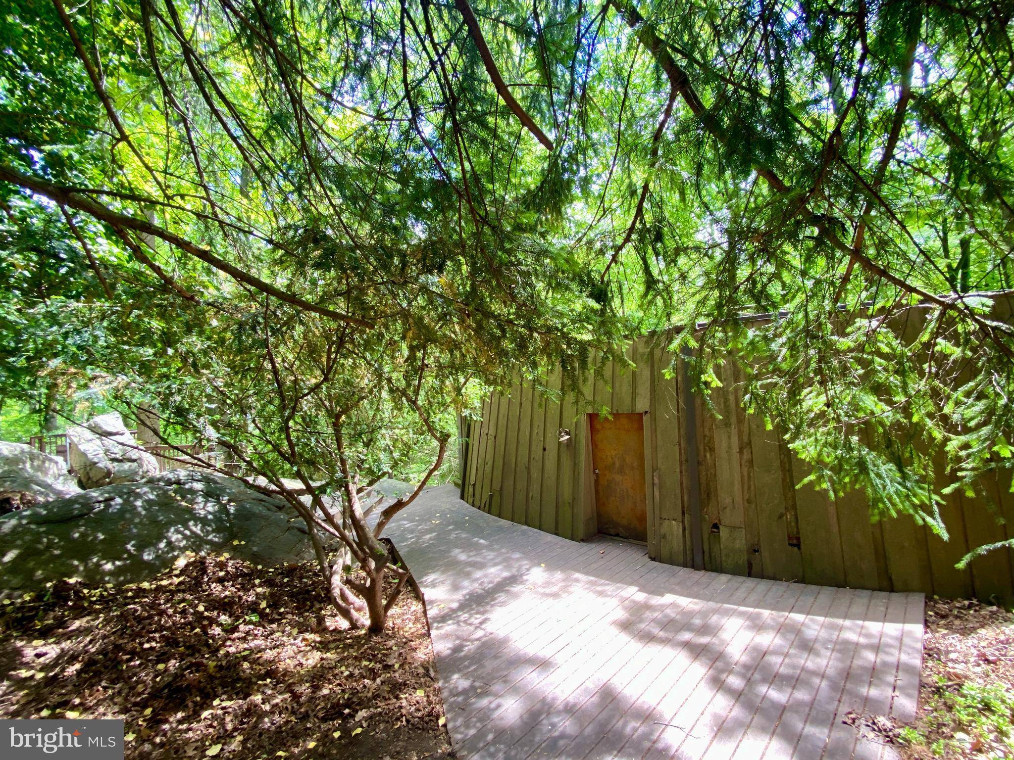 Allentown, PA 18103,2700 LANZE LN