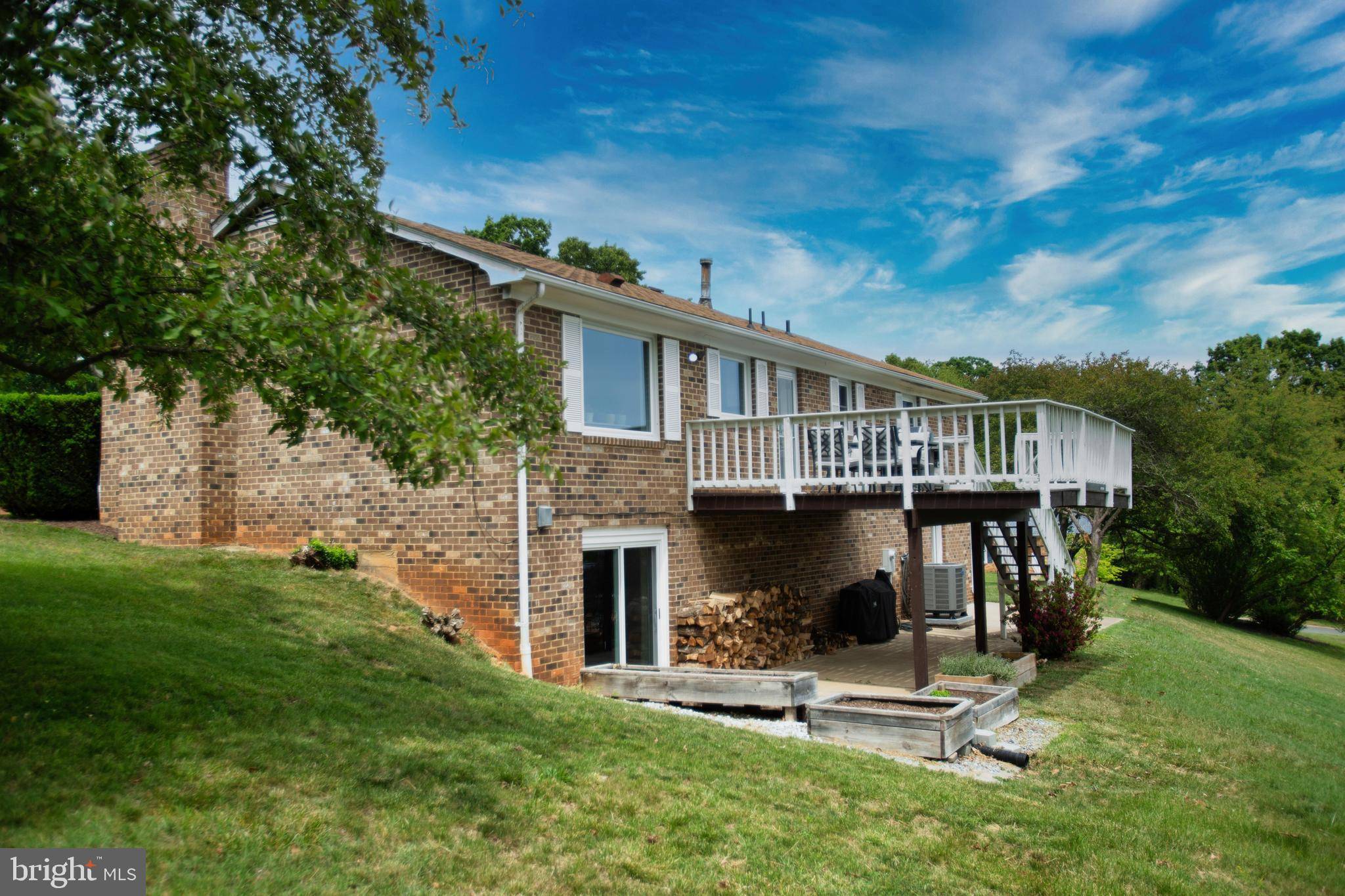Staunton, VA 24401,1222 PINEHURST RD