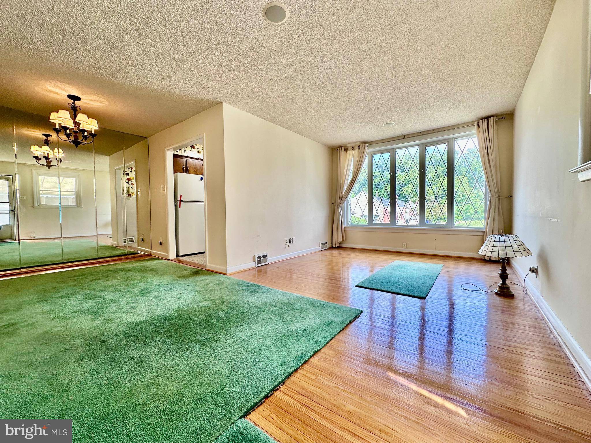Philadelphia, PA 19152,8128 LISTER ST