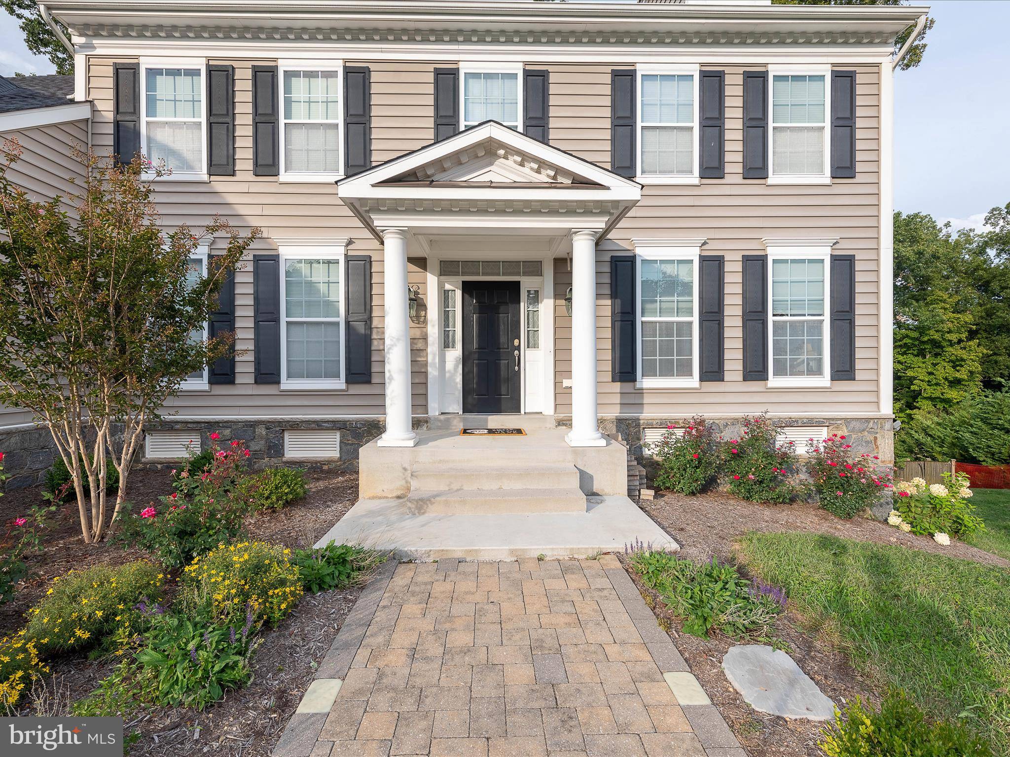 Falling Waters, WV 25419,171 LACKAWANNA LN