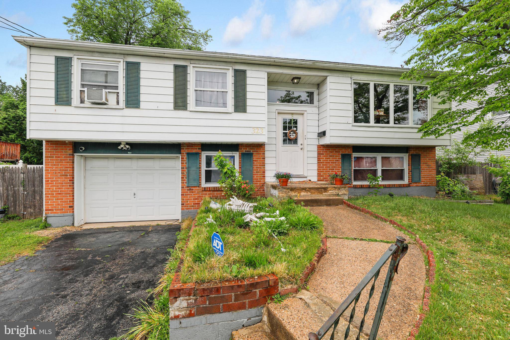 Beverly, NJ 08010,323 LINCOLN AVE