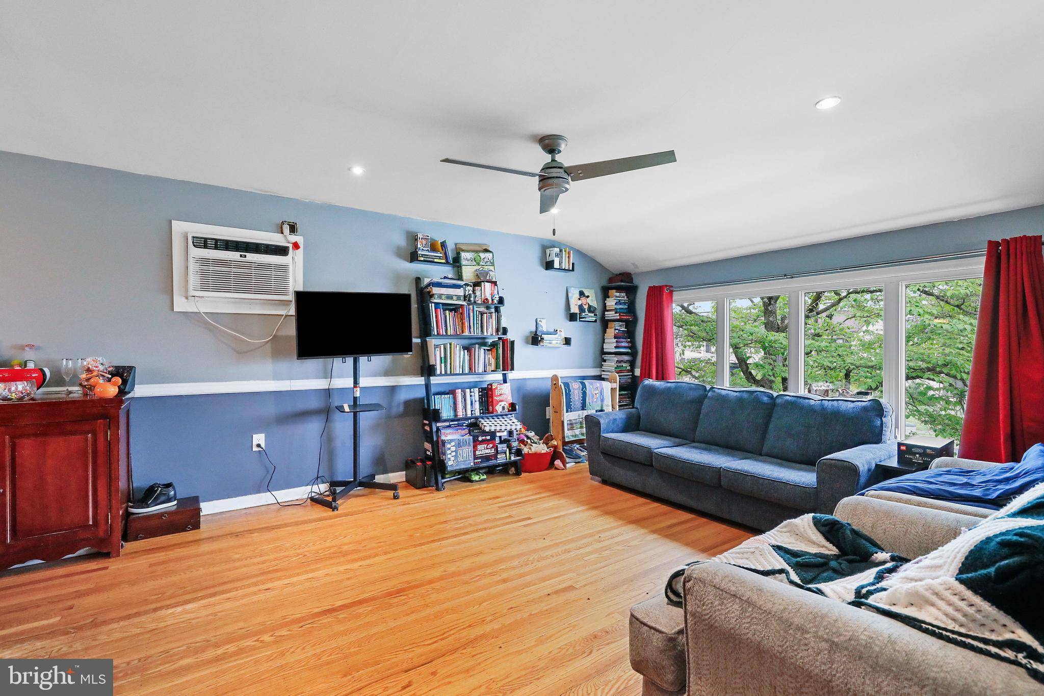 Beverly, NJ 08010,323 LINCOLN AVE