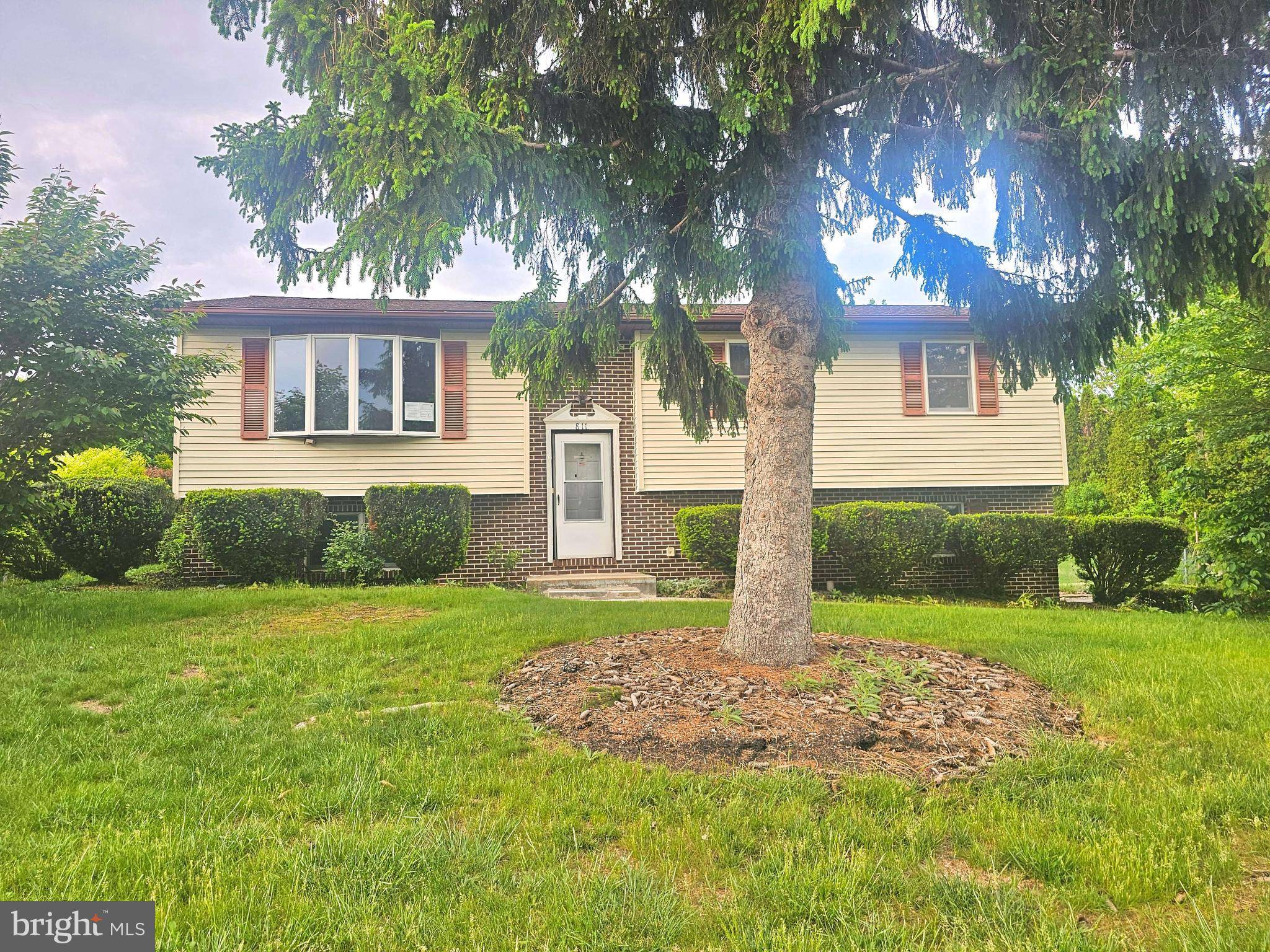 Lebanon, PA 17046,811 POPLAR LN
