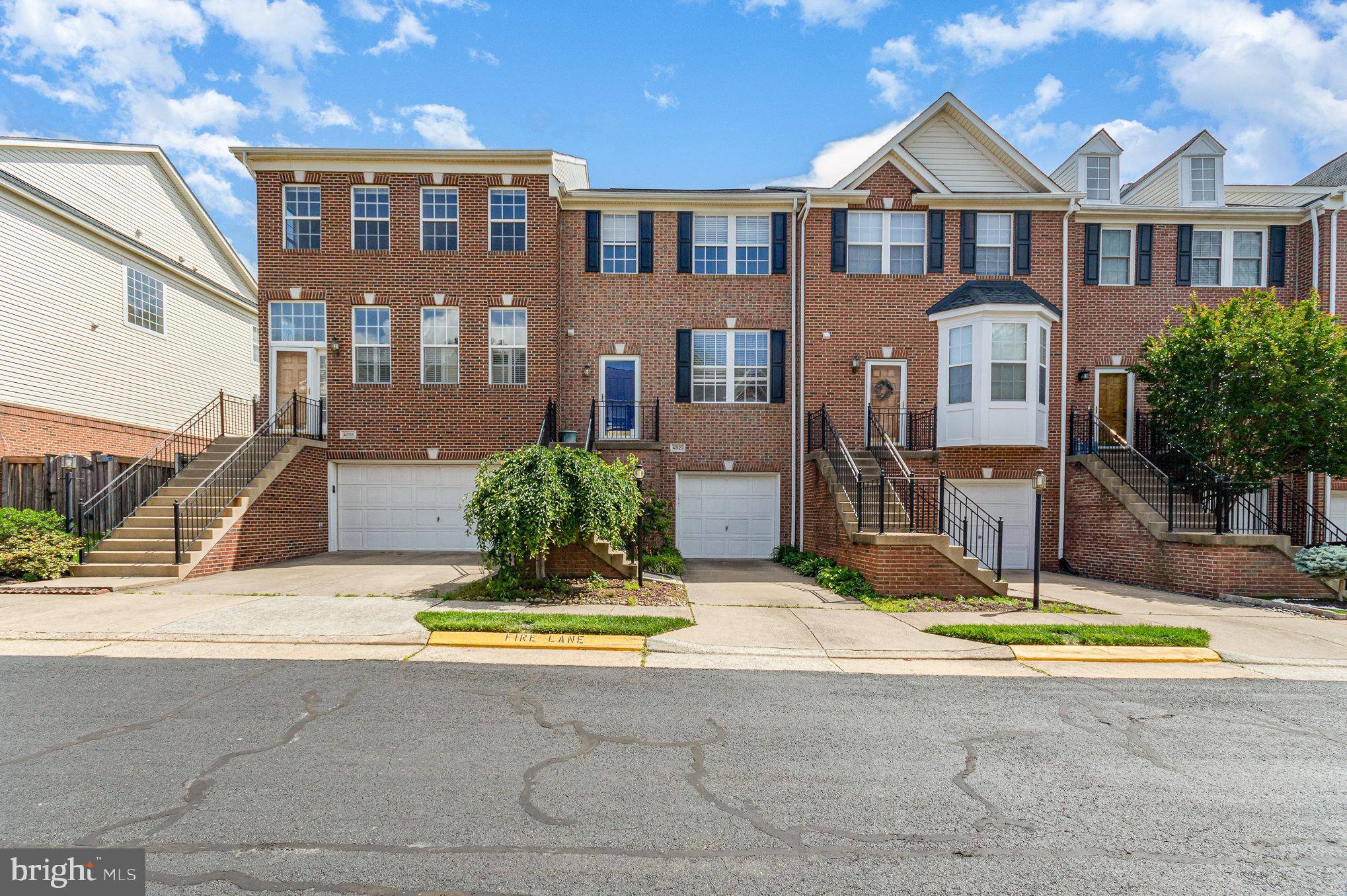 Broadlands, VA 20148,43120 FOREST EDGE SQ