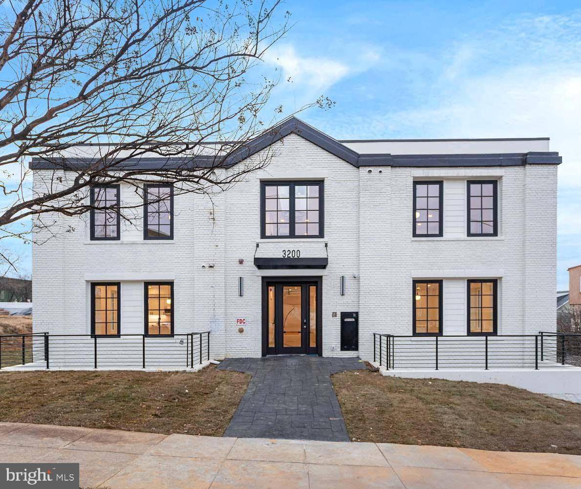 Washington, DC 20018,3200 22ND ST NE #002