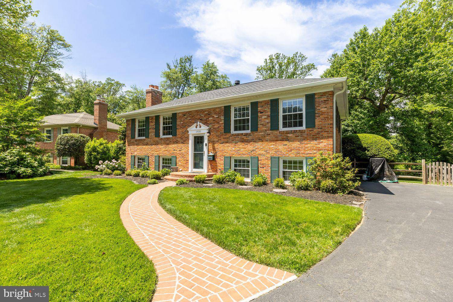 Mclean, VA 22101,1930 FOXHALL RD