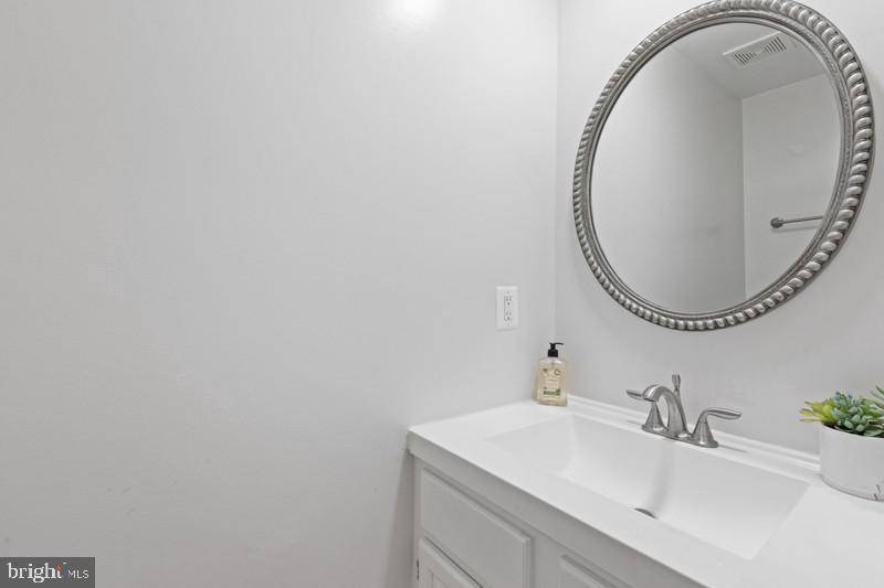 Chevy Chase, MD 20815,4882 CHEVY CHASE DR #132