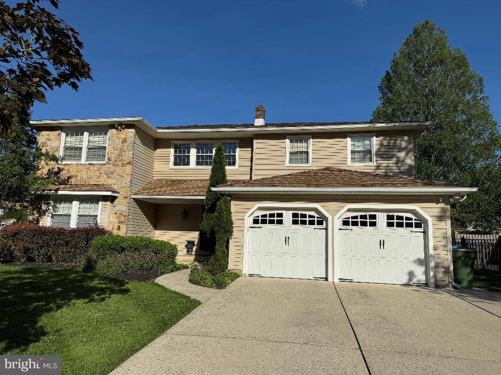 Cherry Hill, NJ 08003,1041 BOBWHITE DR