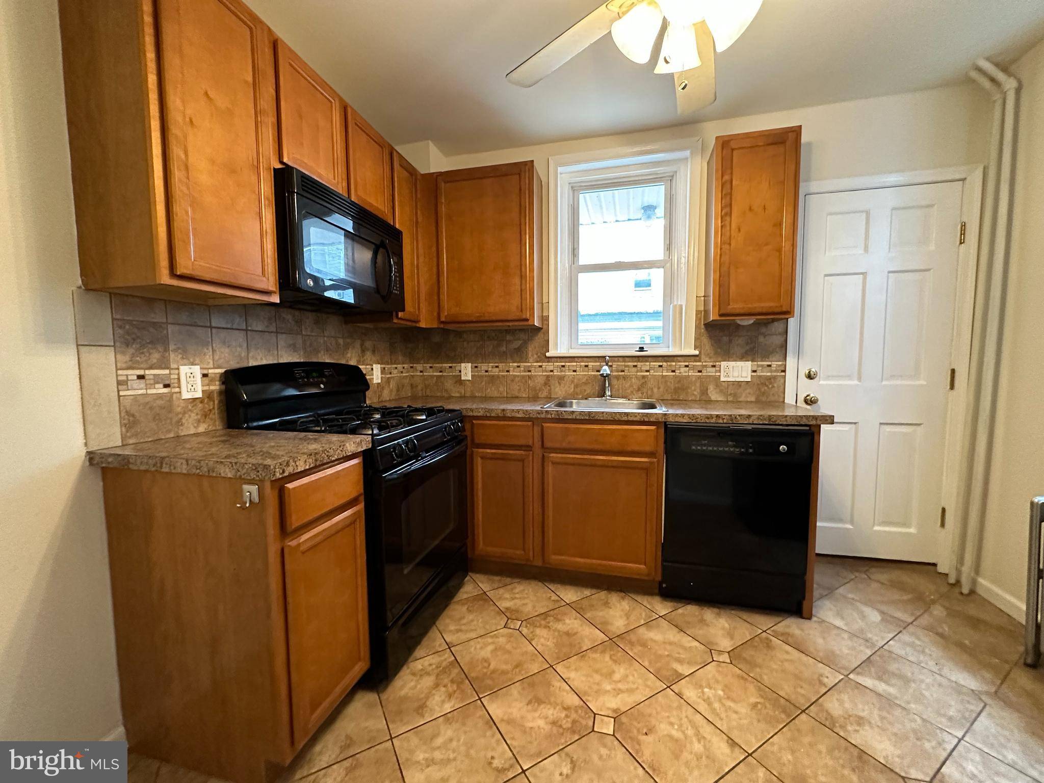 Philadelphia, PA 19125,2525-1/2 EDGEMONT ST