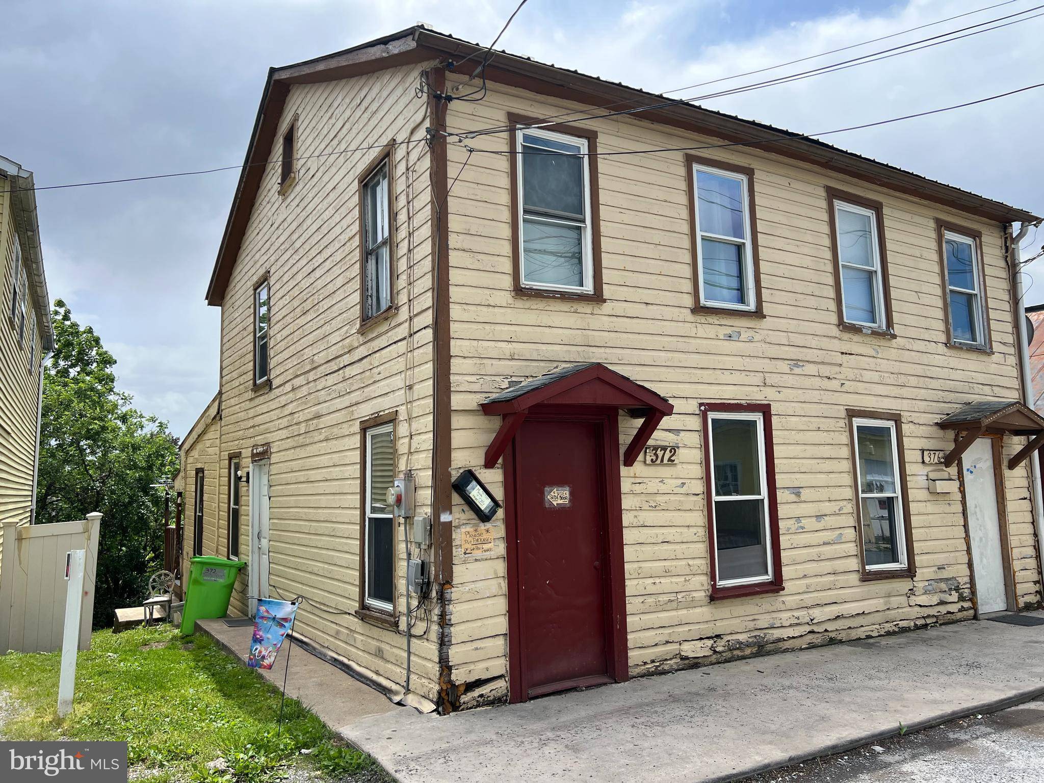 Chambersburg, PA 17201,372 & 376 BURKHART AVE