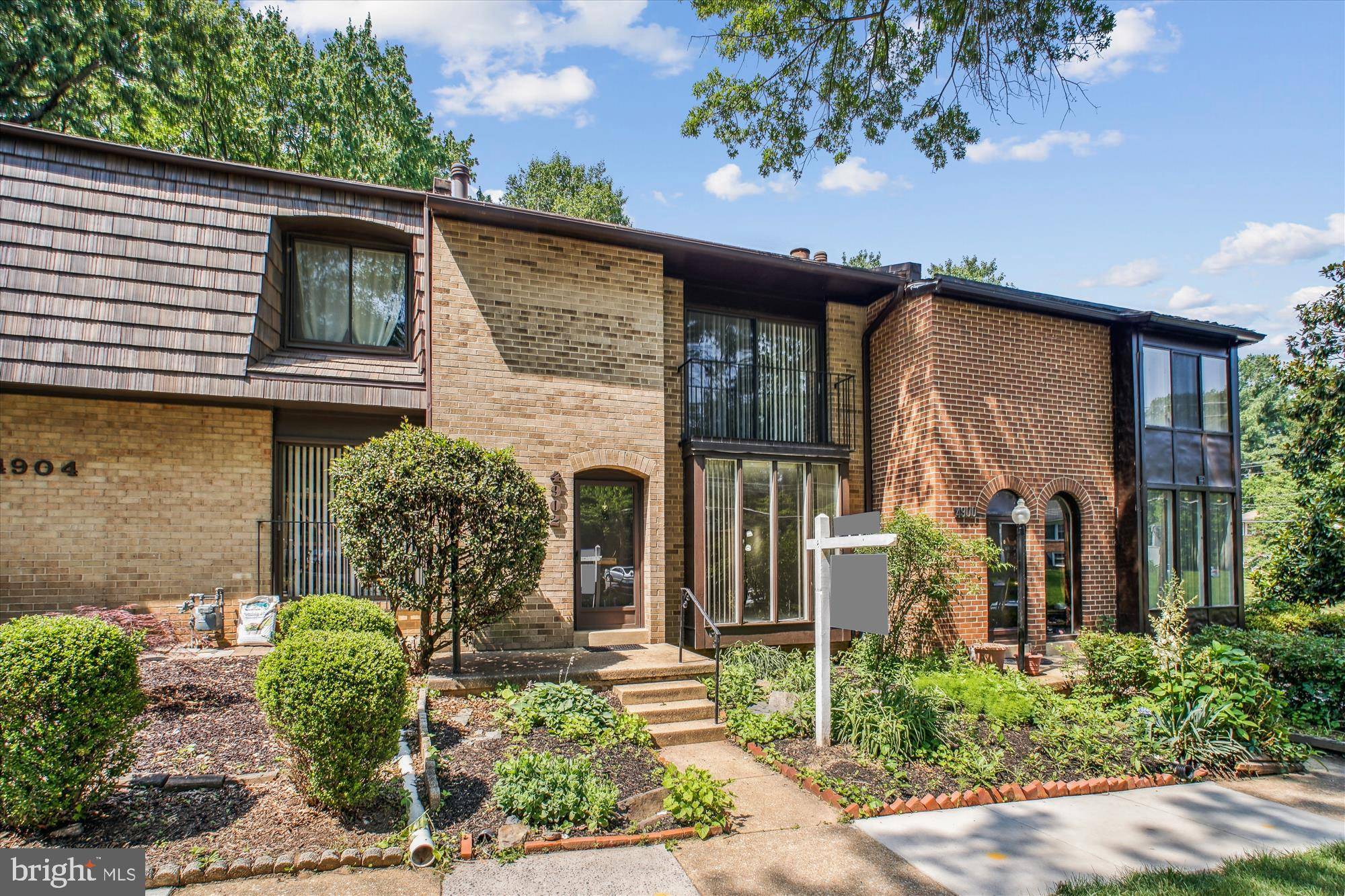 Annandale, VA 22003,4902 SAUQUOIT LN