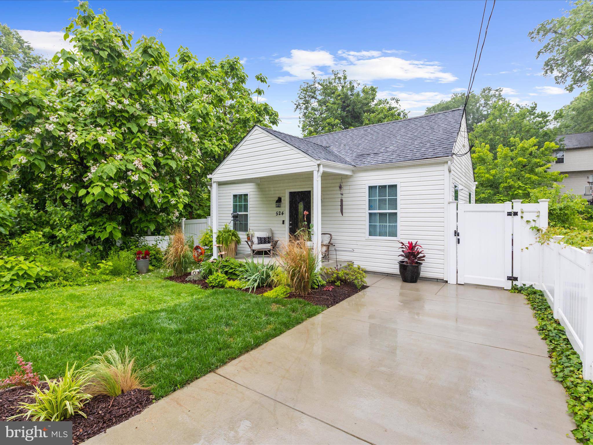 Capitol Heights, MD 20743,524 CLOVIS AVE
