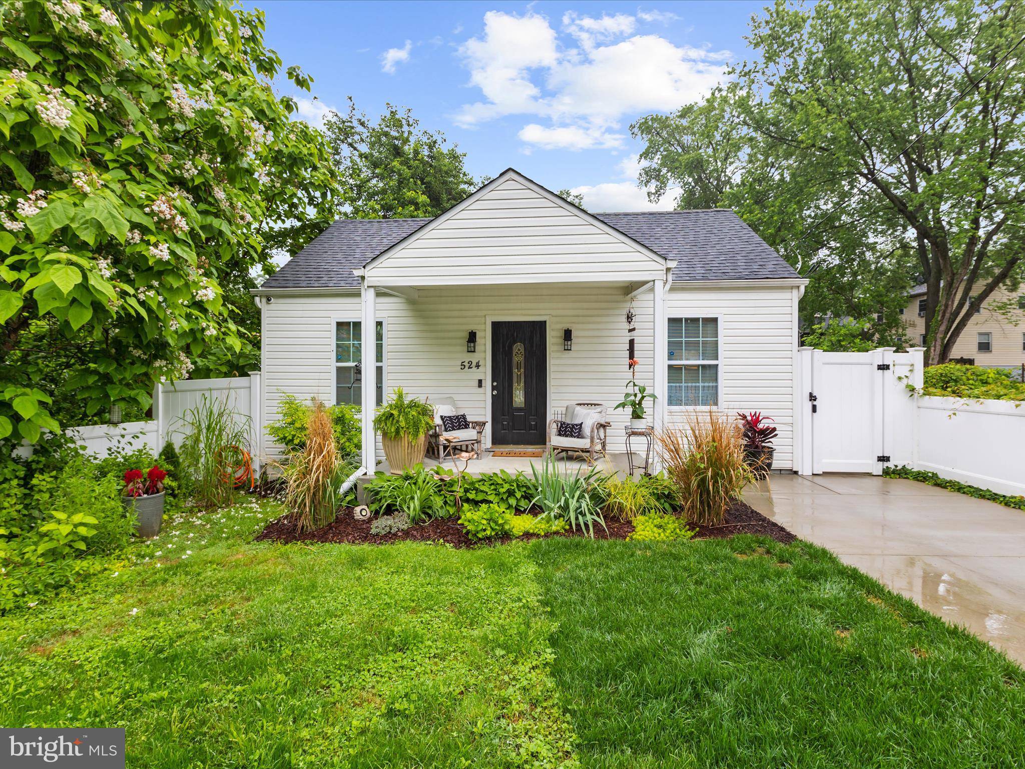 Capitol Heights, MD 20743,524 CLOVIS AVE