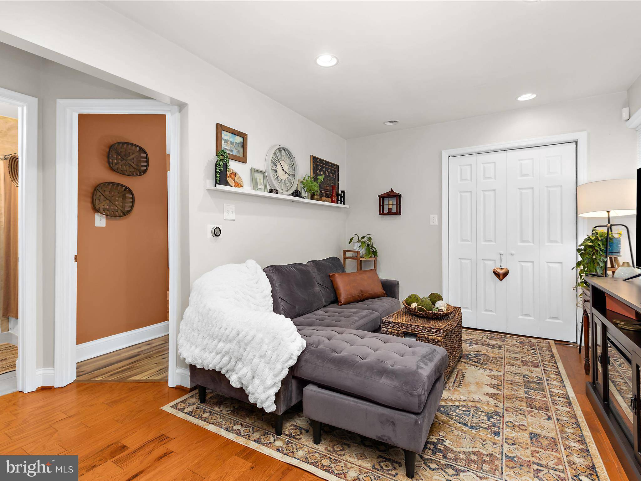 Capitol Heights, MD 20743,524 CLOVIS AVE