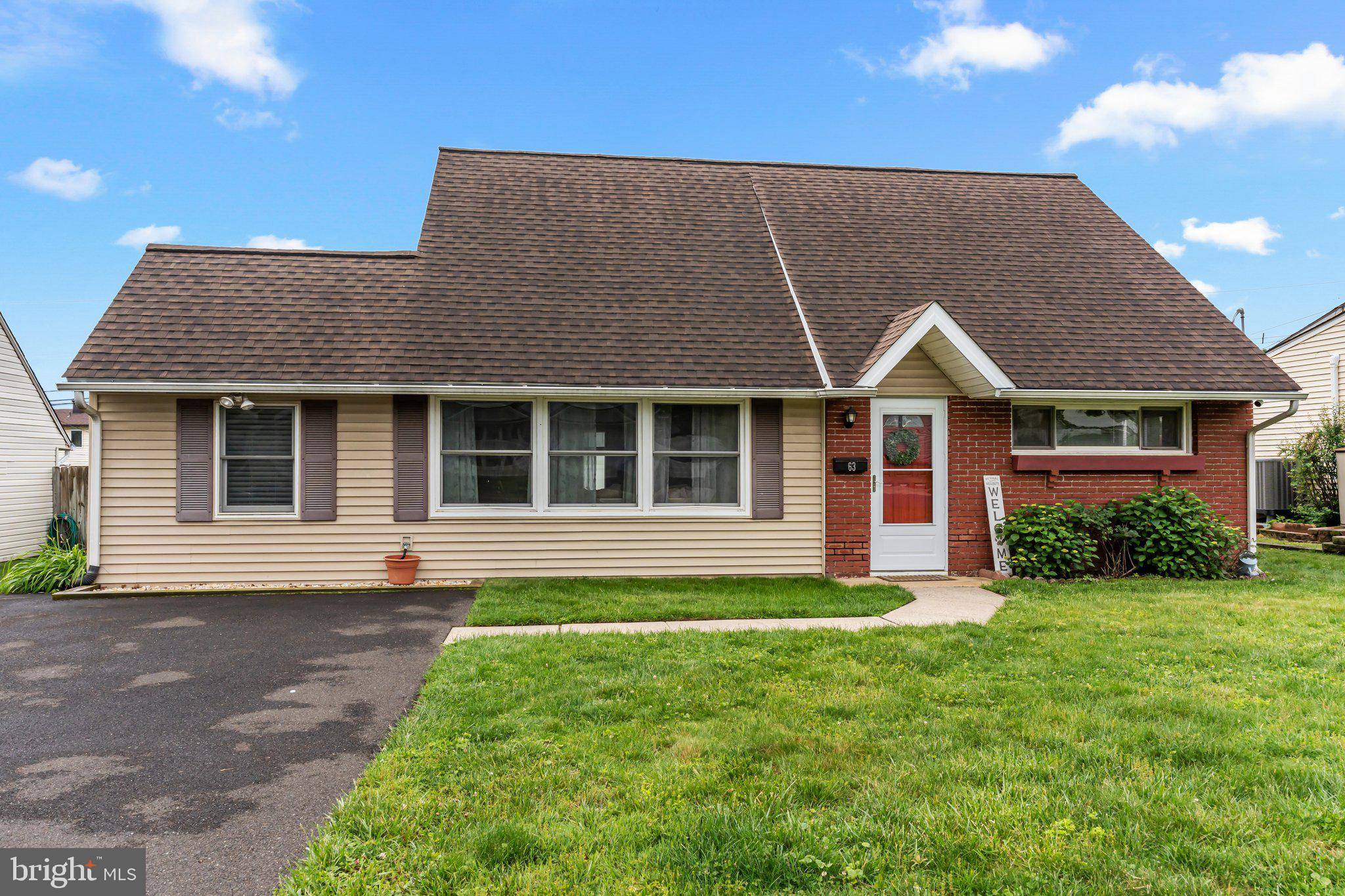 Levittown, PA 19054,63 BUTTONWOOD LN